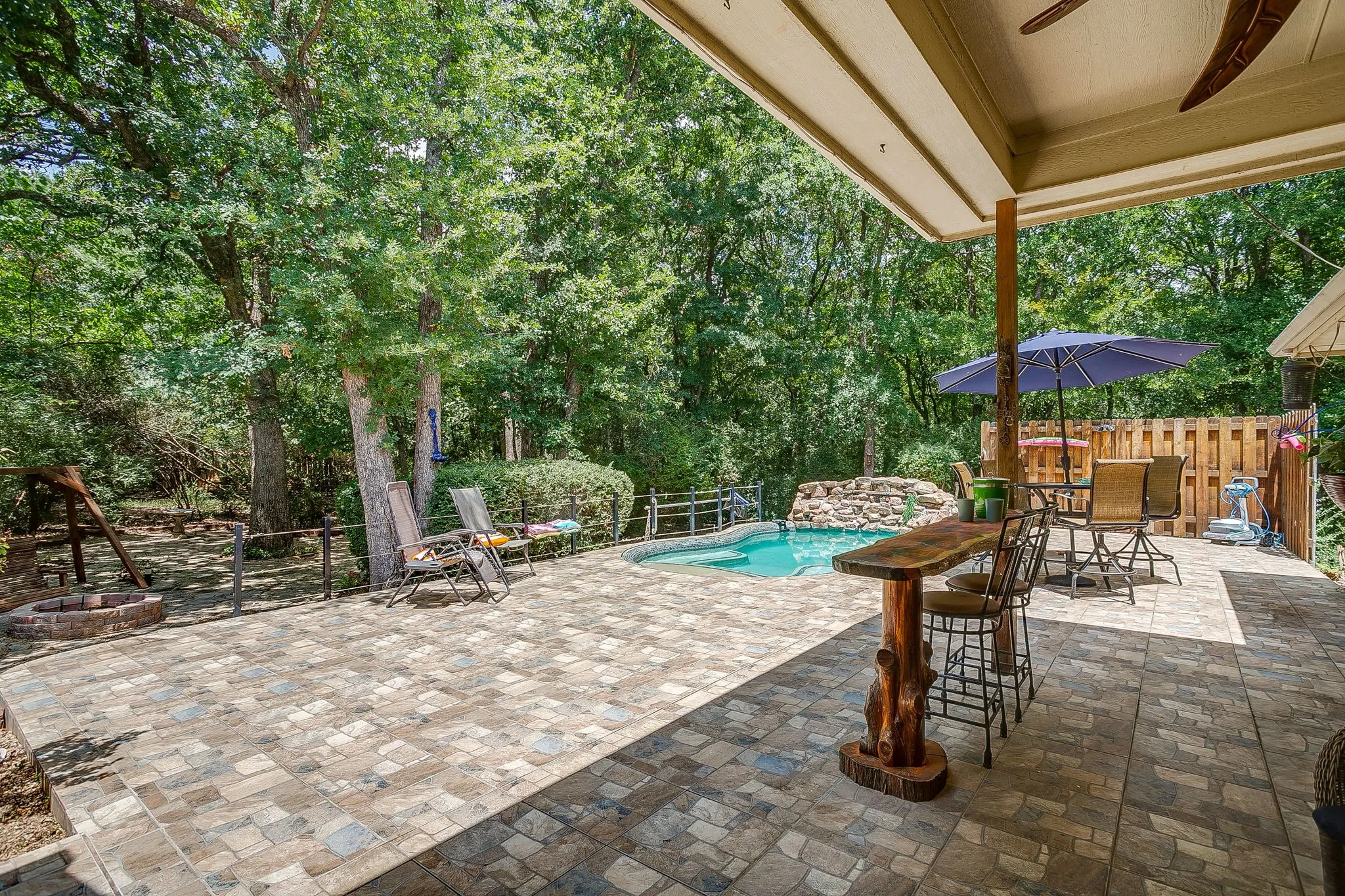 Single Family Residence For Sale in Tarrant County , 4056 Tortoise Lane, Fort Worth, Texas 76135, 3 Bedroom, 2 Bathroom, 2 Garage spaces, 1,829 Sqft, built in 2006, mls#21318965, Real Estate Agent in Fort Worth, Homes For Sale in Tarrant county, Homes For Sale in Fort Worth, Realtor in Fort Worth Texas, Real Estate Brokerage Independent Realty Texas, Luminita Cordes Realtor