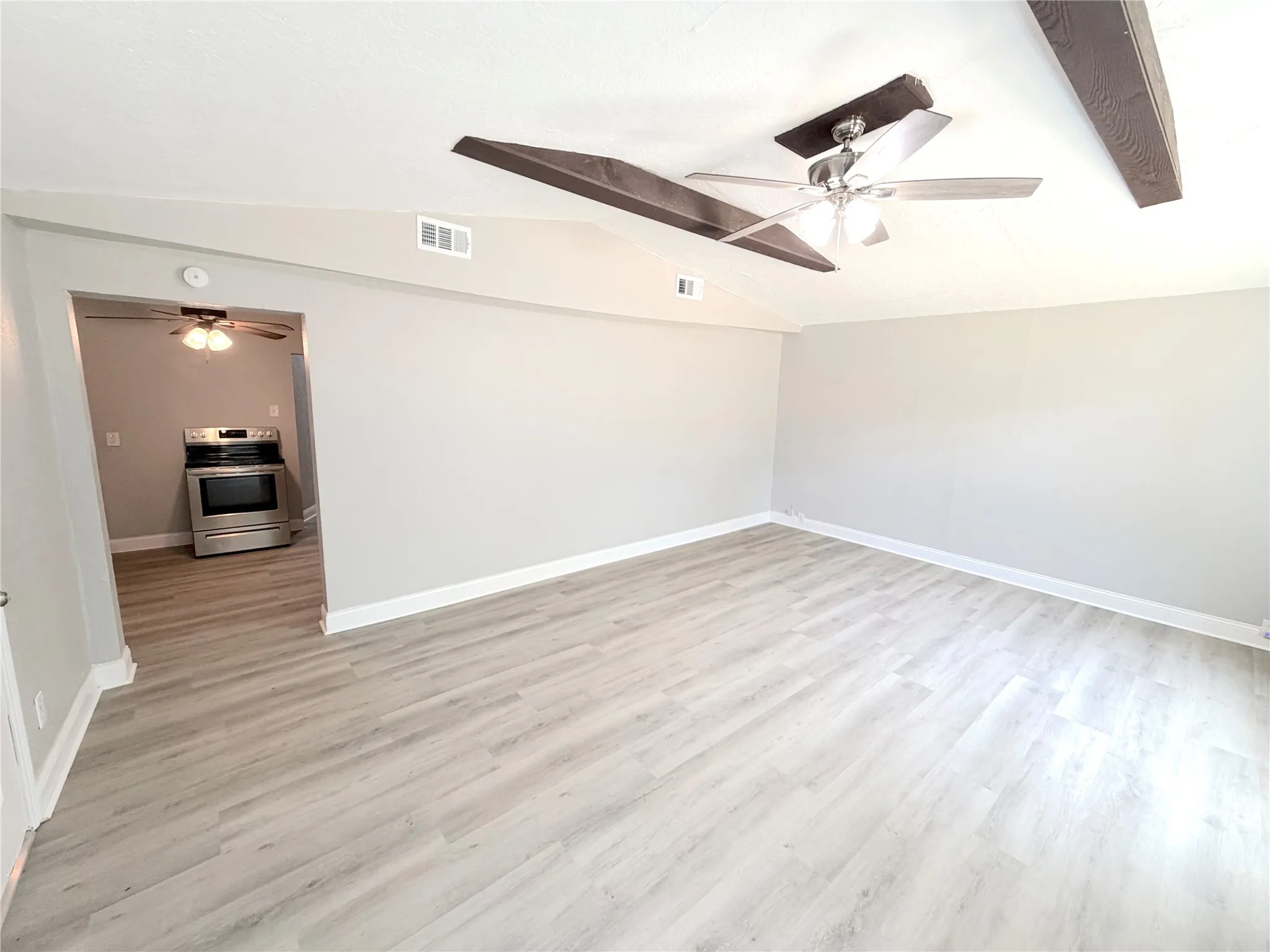 Single Family Residence For Sale in Grayson County , 1508 N Hoard Avenue, Sherman, Texas 75090, 3 Bedroom, 1 Bathroom, Garage spaces, 1,200 Sqft, built in 1950, mls#21321036, Real Estate Agent in Sherman, Homes For Sale in Grayson county, Homes For Sale in Sherman, Realtor in Sherman Texas, Real Estate Brokerage Independent Realty Texas, Luminita Cordes Realtor