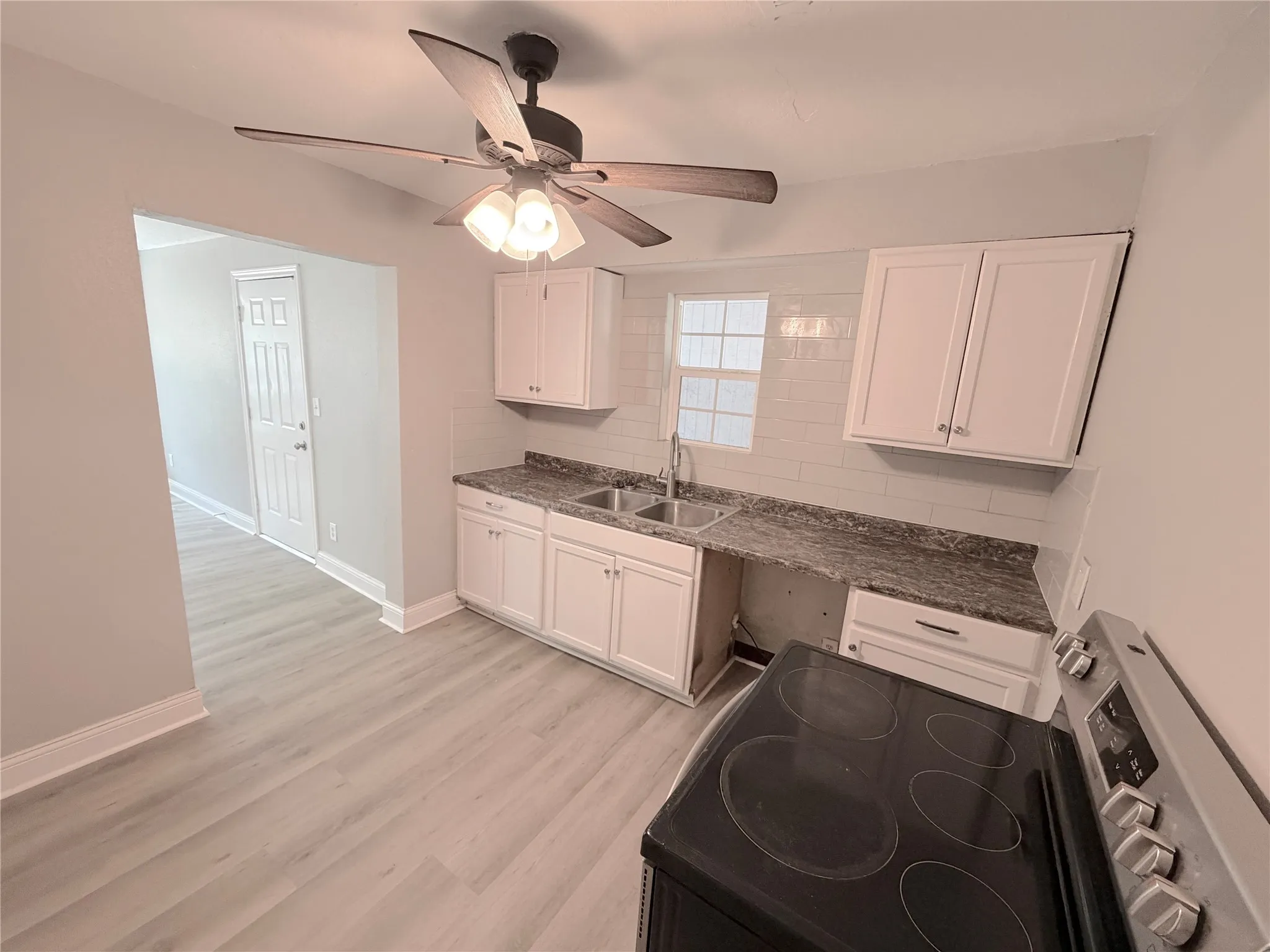 Single Family Residence For Sale in Grayson County , 1508 N Hoard Avenue, Sherman, Texas 75090, 3 Bedroom, 1 Bathroom, Garage spaces, 1,200 Sqft, built in 1950, mls#21321036, Real Estate Agent in Sherman, Homes For Sale in Grayson county, Homes For Sale in Sherman, Realtor in Sherman Texas, Real Estate Brokerage Independent Realty Texas, Luminita Cordes Realtor