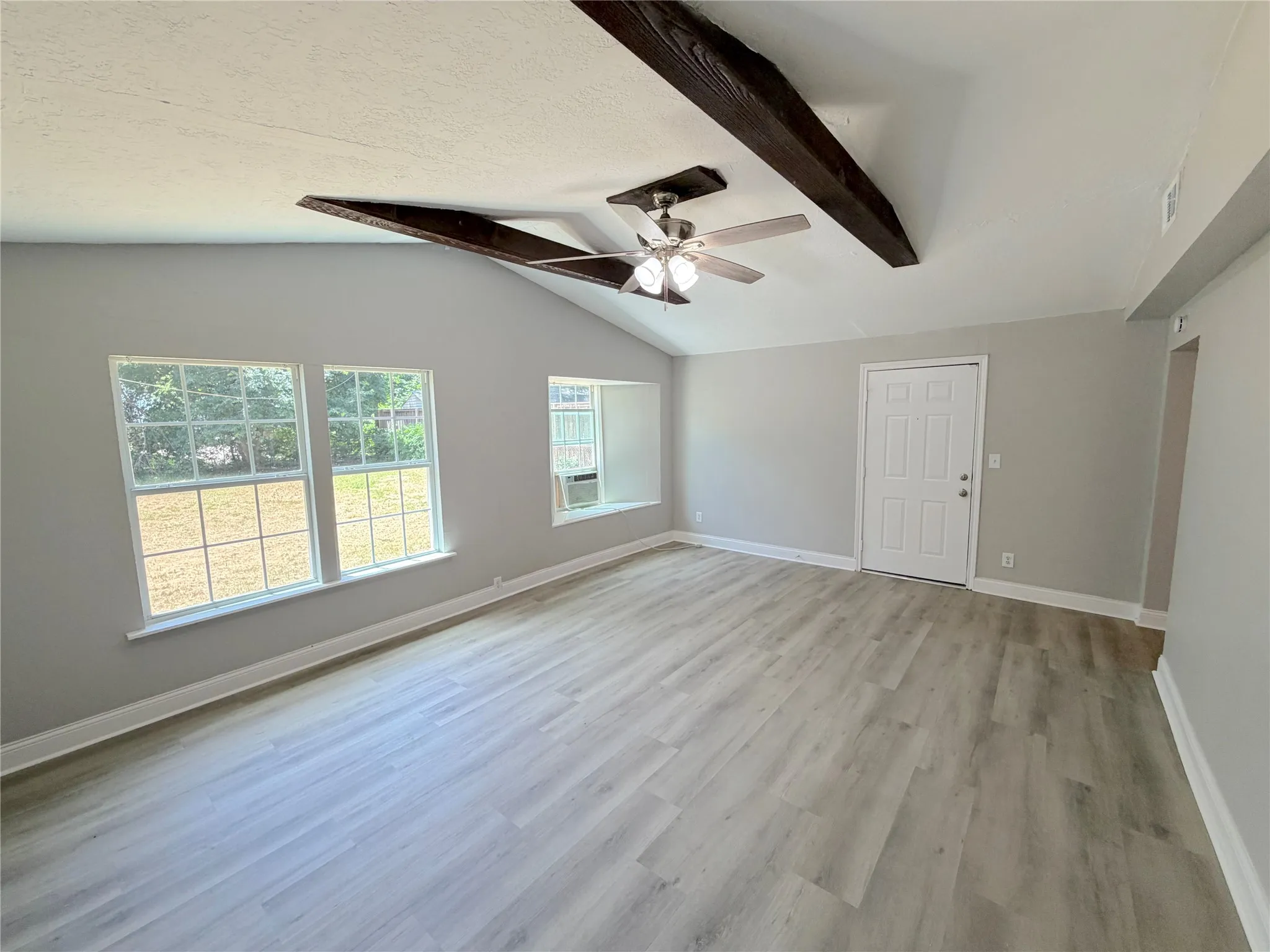 Single Family Residence For Sale in Grayson County , 1508 N Hoard Avenue, Sherman, Texas 75090, 3 Bedroom, 1 Bathroom, Garage spaces, 1,200 Sqft, built in 1950, mls#21321036, Real Estate Agent in Sherman, Homes For Sale in Grayson county, Homes For Sale in Sherman, Realtor in Sherman Texas, Real Estate Brokerage Independent Realty Texas, Luminita Cordes Realtor