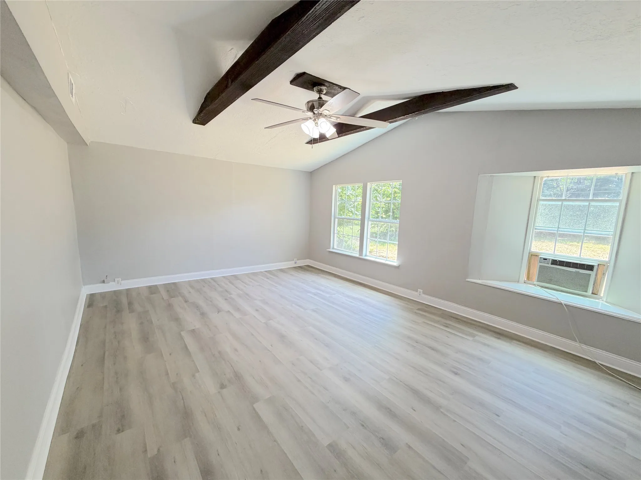 Single Family Residence For Sale in Grayson County , 1508 N Hoard Avenue, Sherman, Texas 75090, 3 Bedroom, 1 Bathroom, Garage spaces, 1,200 Sqft, built in 1950, mls#21321036, Real Estate Agent in Sherman, Homes For Sale in Grayson county, Homes For Sale in Sherman, Realtor in Sherman Texas, Real Estate Brokerage Independent Realty Texas, Luminita Cordes Realtor
