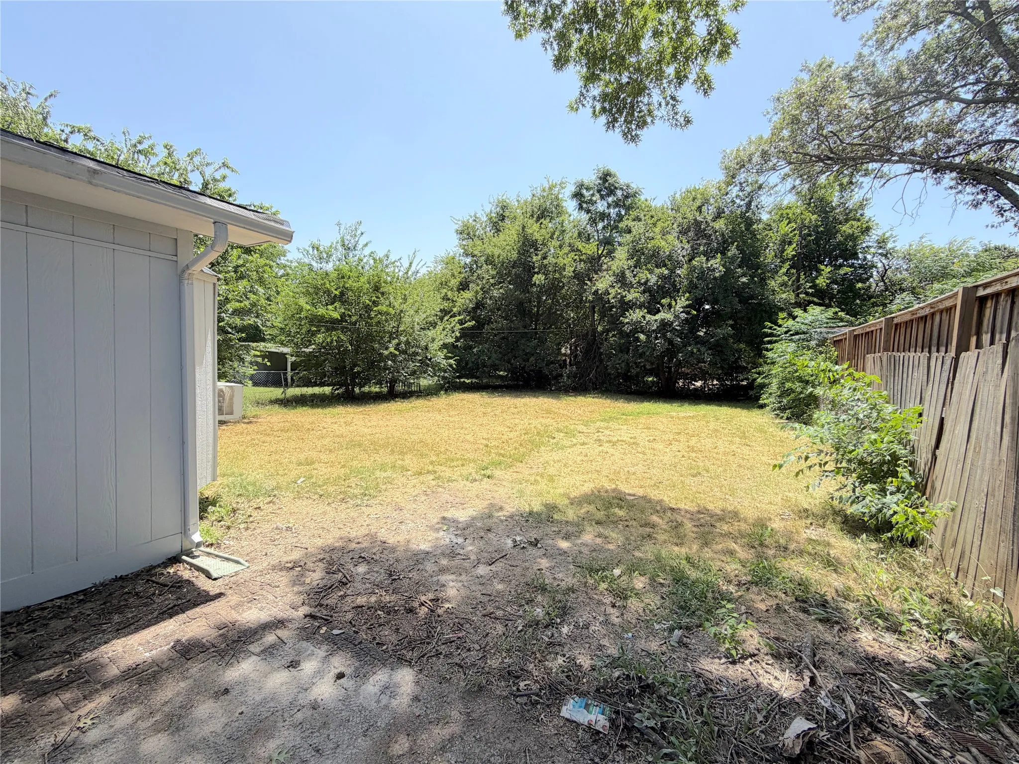 Single Family Residence For Sale in Grayson County , 1508 N Hoard Avenue, Sherman, Texas 75090, 3 Bedroom, 1 Bathroom, Garage spaces, 1,200 Sqft, built in 1950, mls#21321036, Real Estate Agent in Sherman, Homes For Sale in Grayson county, Homes For Sale in Sherman, Realtor in Sherman Texas, Real Estate Brokerage Independent Realty Texas, Luminita Cordes Realtor