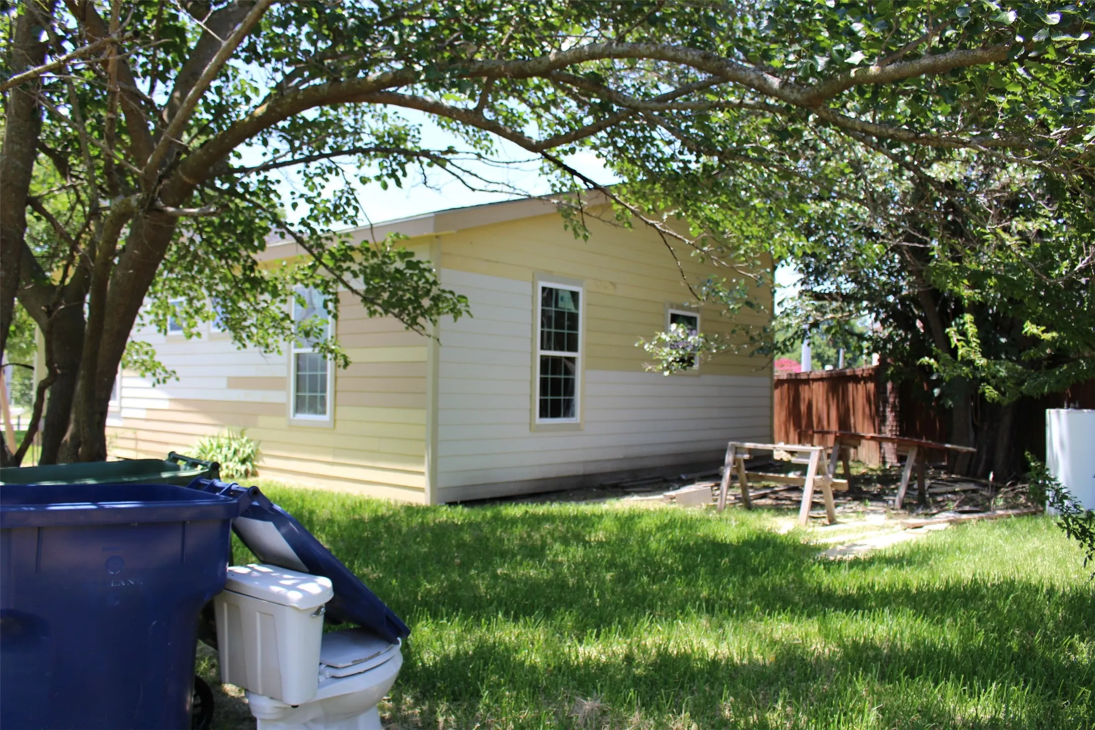 Single Family Residence For Sale in Dallas County , 2909 Bobtown Road, Garland, Texas 75043, 3 Bedroom, 2 Bathroom, 1 Garage spaces, 1,450 Sqft, built in 1951, mls#21321065, Real Estate Agent in Garland, Homes For Sale in Dallas county, Homes For Sale in Garland, Realtor in Garland Texas, Real Estate Brokerage Independent Realty Texas, Luminita Cordes Realtor