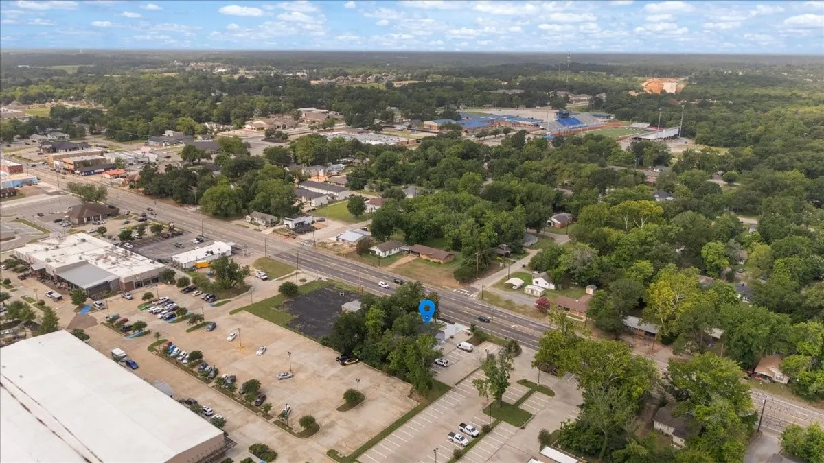 Office For Sale in Smith County , 501 N Main Street, Lindale, Texas 75771, 0, 0, Garage spaces, 0 Sqft, built in 1964, mls#21315954, Real Estate Agent in Lindale, Homes For Sale in Smith county, Homes For Sale in Lindale, Realtor in Lindale Texas, Real Estate Brokerage Independent Realty Texas, Luminita Cordes Realtor