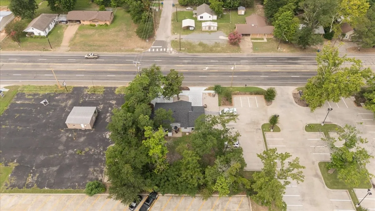 Office For Sale in Smith County , 501 N Main Street, Lindale, Texas 75771, 0, 0, Garage spaces, 0 Sqft, built in 1964, mls#21315954, Real Estate Agent in Lindale, Homes For Sale in Smith county, Homes For Sale in Lindale, Realtor in Lindale Texas, Real Estate Brokerage Independent Realty Texas, Luminita Cordes Realtor