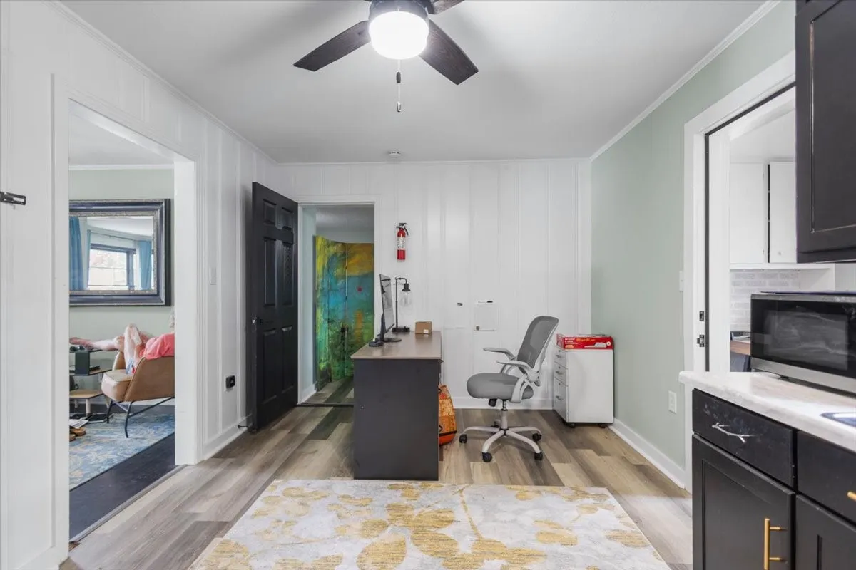 Office For Sale in Smith County , 501 N Main Street, Lindale, Texas 75771, 0, 0, Garage spaces, 0 Sqft, built in 1964, mls#21315954, Real Estate Agent in Lindale, Homes For Sale in Smith county, Homes For Sale in Lindale, Realtor in Lindale Texas, Real Estate Brokerage Independent Realty Texas, Luminita Cordes Realtor