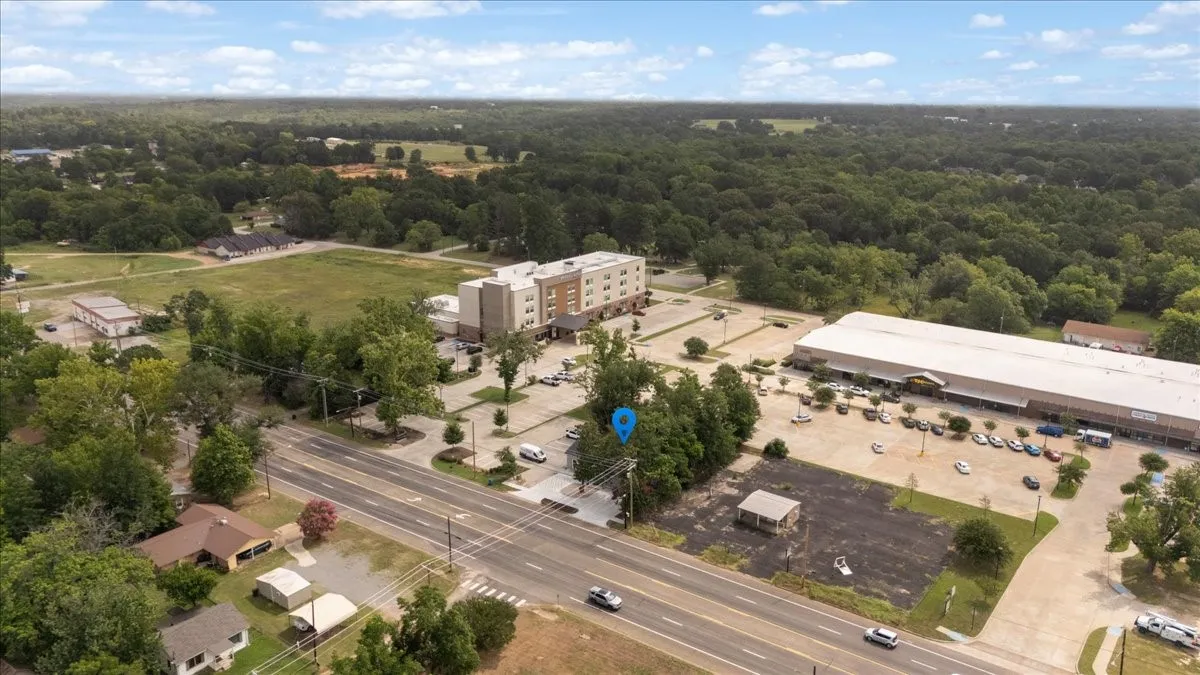 Office For Sale in Smith County , 501 N Main Street, Lindale, Texas 75771, 0, 0, Garage spaces, 0 Sqft, built in 1964, mls#21315954, Real Estate Agent in Lindale, Homes For Sale in Smith county, Homes For Sale in Lindale, Realtor in Lindale Texas, Real Estate Brokerage Independent Realty Texas, Luminita Cordes Realtor