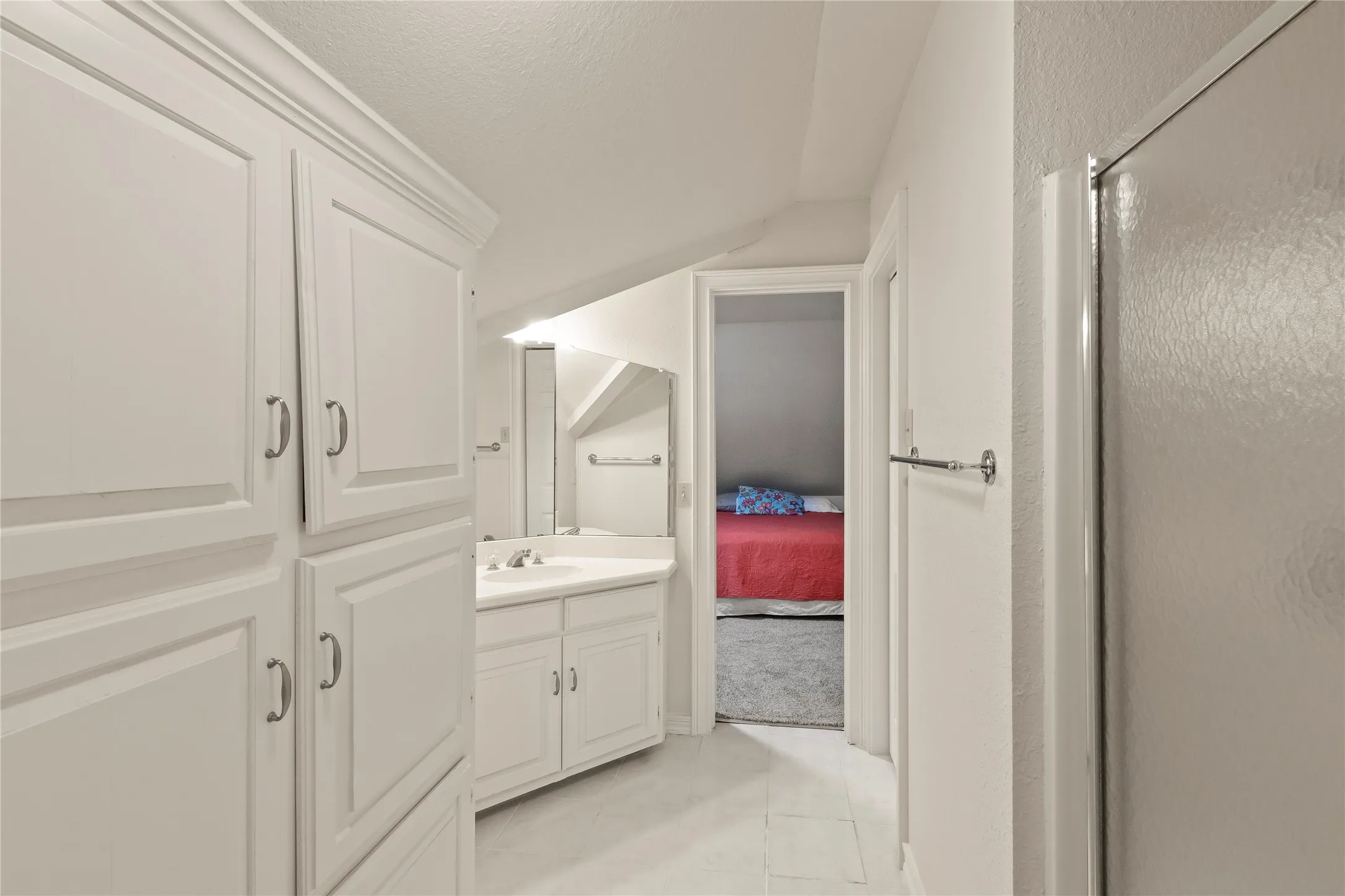 Bathroom Four - Upstairs Jack and Jill