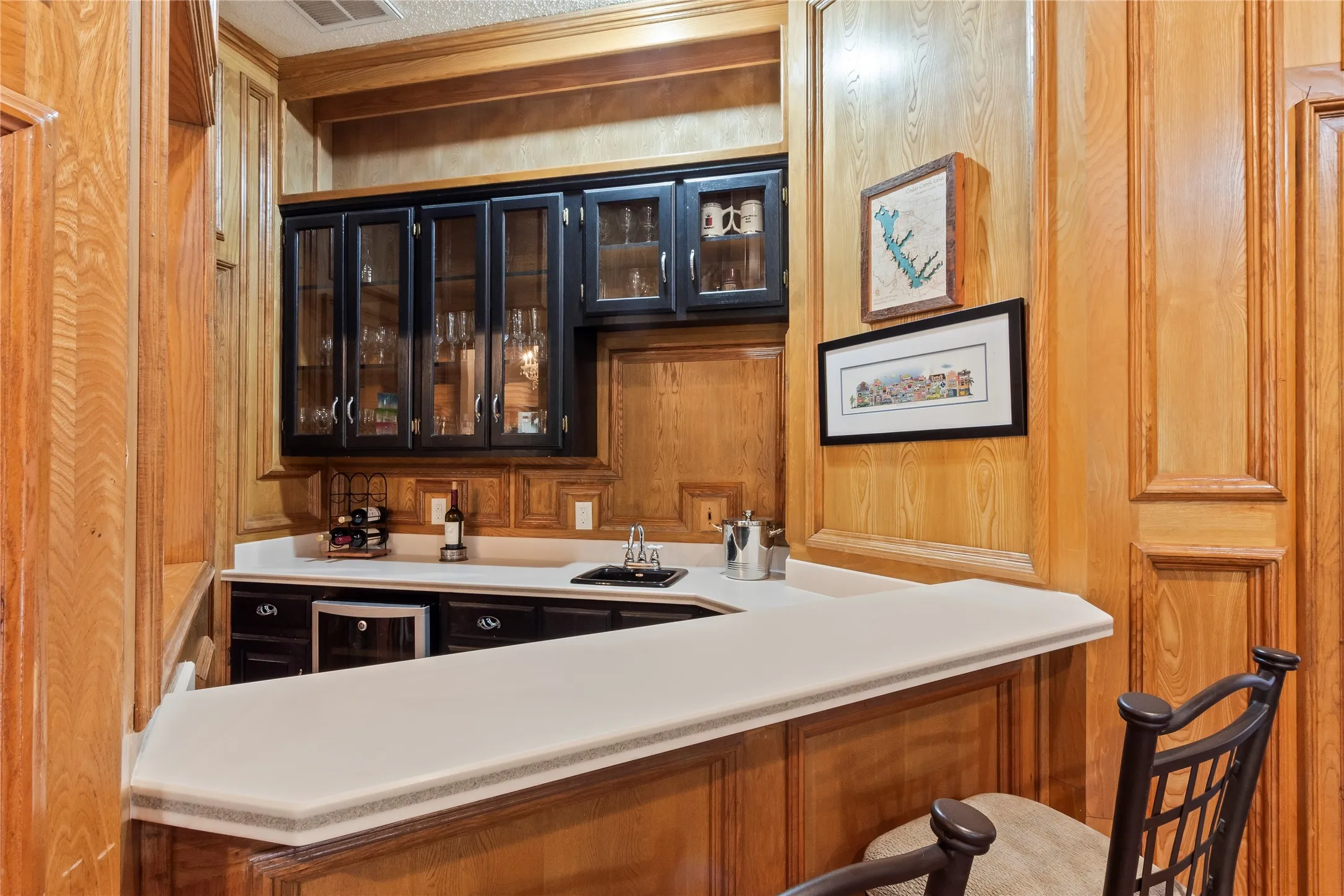 Single Family Residence For Sale in Henderson County , 102 Foster Ranch Road, Trinidad, Texas 75163, 7 Bedroom, 4 Bathroom, 2 Garage spaces, 4,383 Sqft, built in 1991, mls#21319233, Real Estate Agent in Trinidad, Homes For Sale in Henderson county, Homes For Sale in Trinidad, Realtor in Trinidad Texas, Real Estate Brokerage Independent Realty Texas, Luminita Cordes Realtor