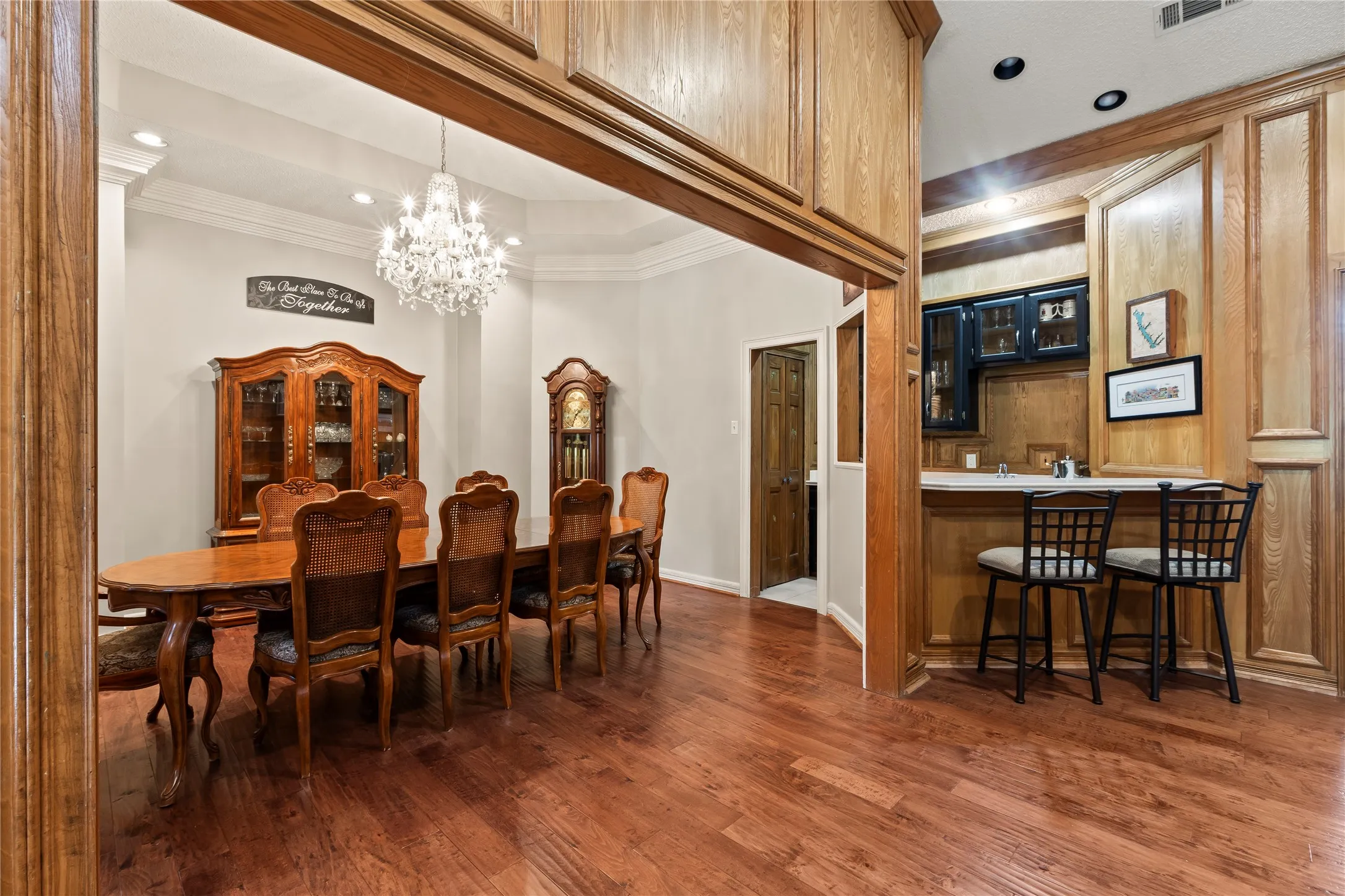 Single Family Residence For Sale in Henderson County , 102 Foster Ranch Road, Trinidad, Texas 75163, 7 Bedroom, 4 Bathroom, 2 Garage spaces, 4,383 Sqft, built in 1991, mls#21319233, Real Estate Agent in Trinidad, Homes For Sale in Henderson county, Homes For Sale in Trinidad, Realtor in Trinidad Texas, Real Estate Brokerage Independent Realty Texas, Luminita Cordes Realtor