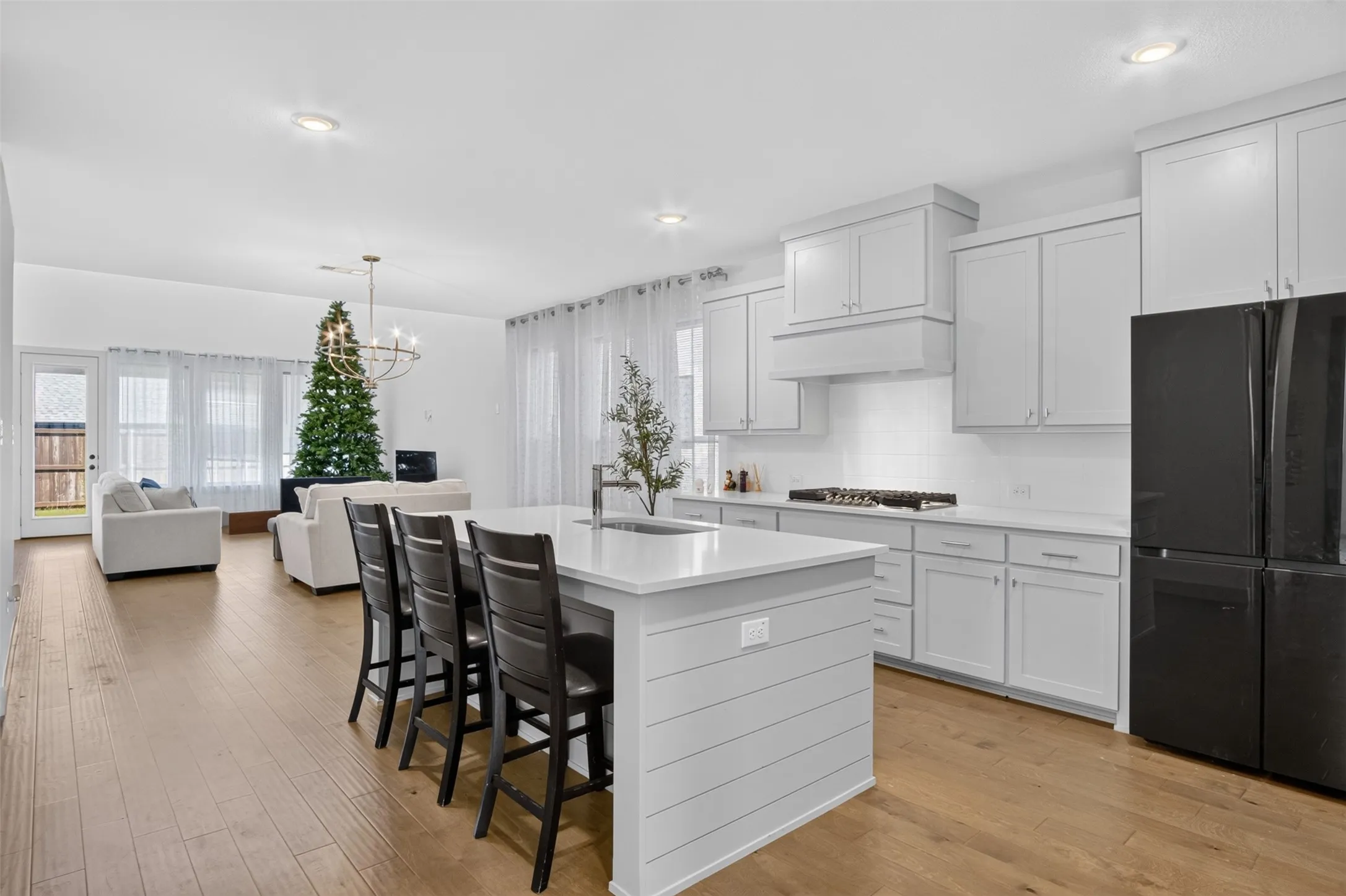 Single Family Residence For Sale in Tarrant County , 213 Scottish Way, Mansfield, Texas 76063, 4 Bedroom, 5 Bathroom, 2 Garage spaces, 3,323 Sqft, built in 2023, mls#21320891, Real Estate Agent in Mansfield, Homes For Sale in Tarrant county, Homes For Sale in Mansfield, Realtor in Mansfield Texas, Real Estate Brokerage Independent Realty Texas, Luminita Cordes Realtor