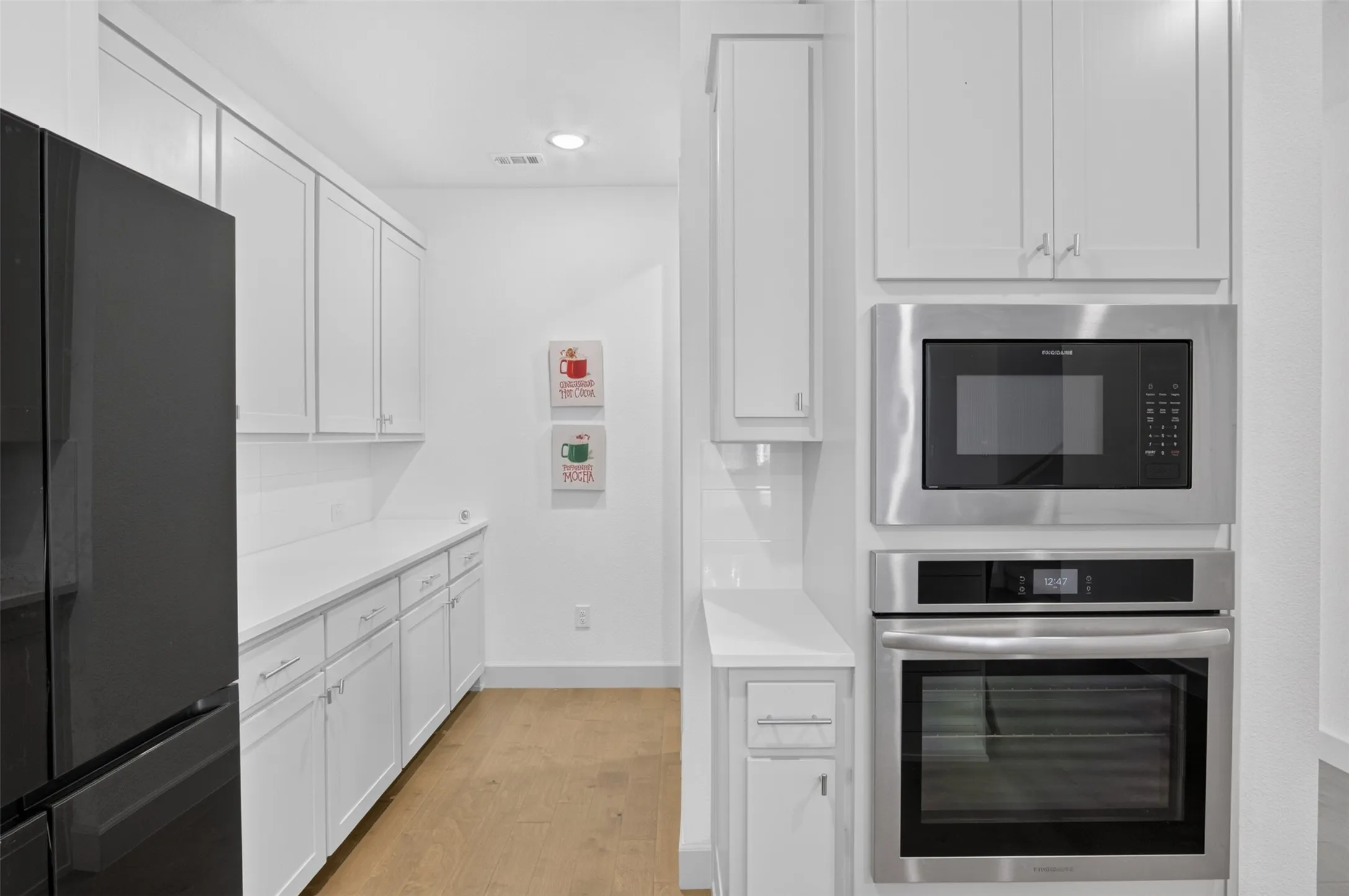 Single Family Residence For Sale in Tarrant County , 213 Scottish Way, Mansfield, Texas 76063, 4 Bedroom, 5 Bathroom, 2 Garage spaces, 3,323 Sqft, built in 2023, mls#21320891, Real Estate Agent in Mansfield, Homes For Sale in Tarrant county, Homes For Sale in Mansfield, Realtor in Mansfield Texas, Real Estate Brokerage Independent Realty Texas, Luminita Cordes Realtor