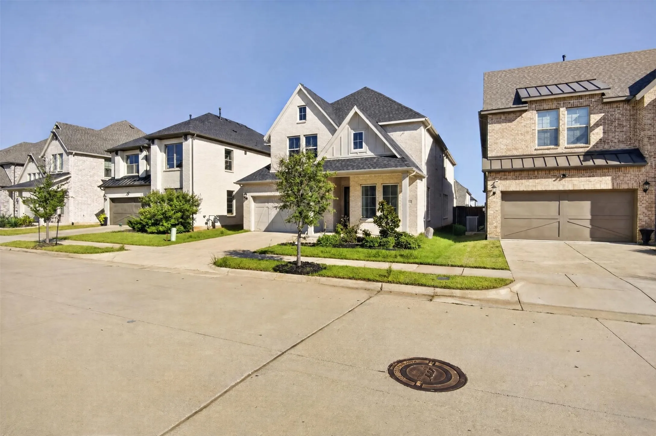 Single Family Residence For Sale in Tarrant County , 213 Scottish Way, Mansfield, Texas 76063, 4 Bedroom, 5 Bathroom, 2 Garage spaces, 3,323 Sqft, built in 2023, mls#21320891, Real Estate Agent in Mansfield, Homes For Sale in Tarrant county, Homes For Sale in Mansfield, Realtor in Mansfield Texas, Real Estate Brokerage Independent Realty Texas, Luminita Cordes Realtor