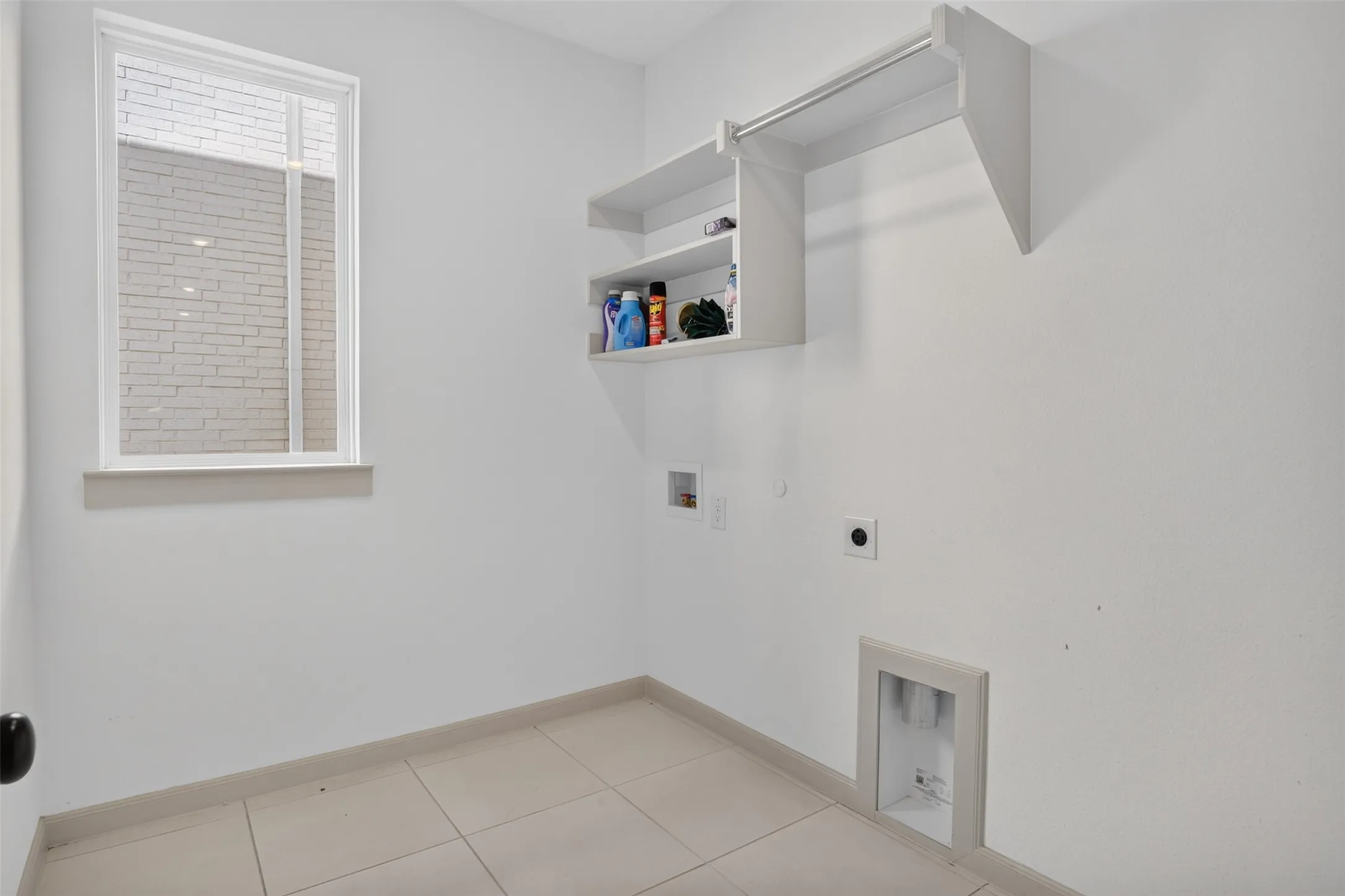 Single Family Residence For Sale in Tarrant County , 213 Scottish Way, Mansfield, Texas 76063, 4 Bedroom, 5 Bathroom, 2 Garage spaces, 3,323 Sqft, built in 2023, mls#21320891, Real Estate Agent in Mansfield, Homes For Sale in Tarrant county, Homes For Sale in Mansfield, Realtor in Mansfield Texas, Real Estate Brokerage Independent Realty Texas, Luminita Cordes Realtor