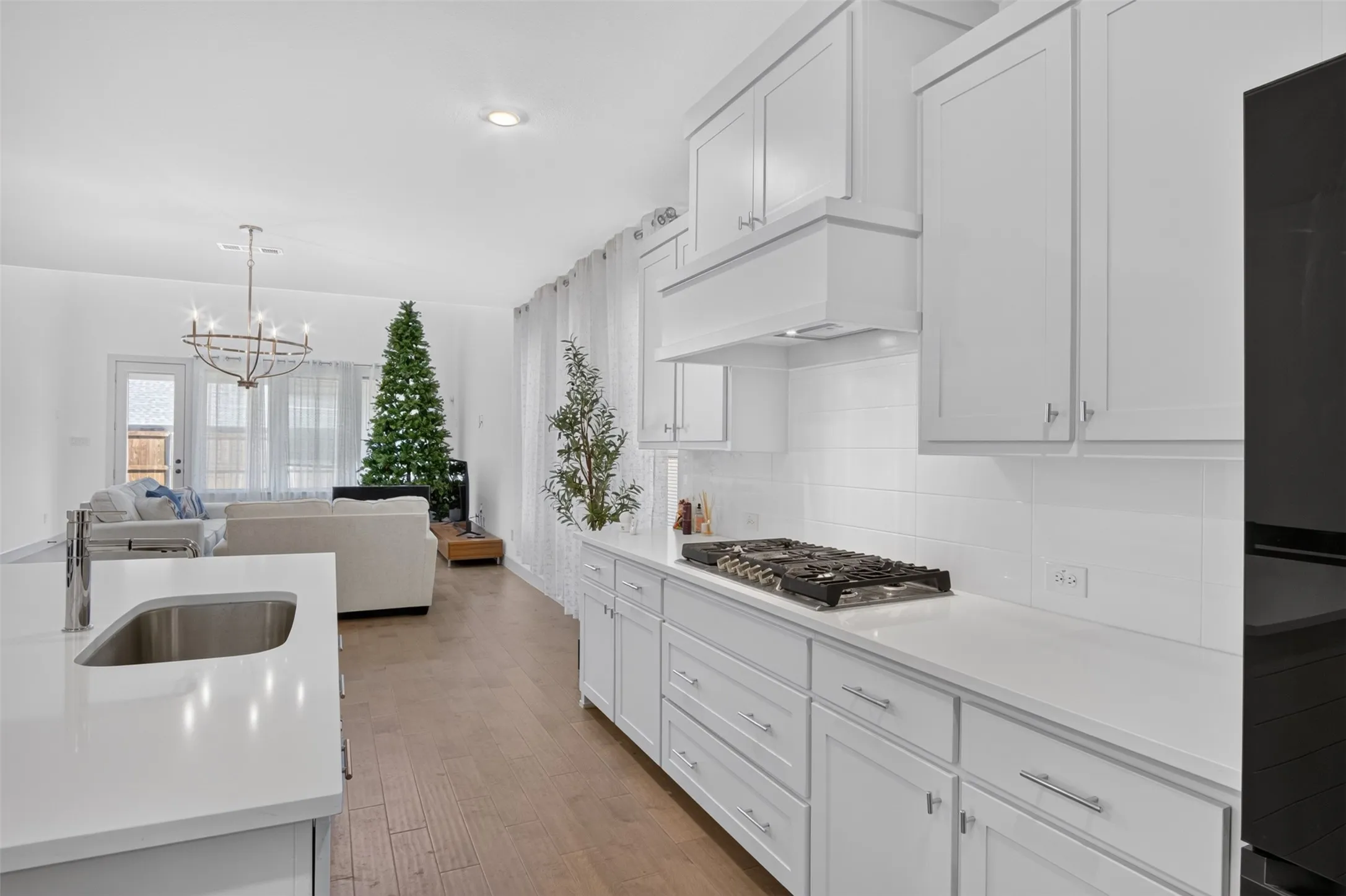 Single Family Residence For Sale in Tarrant County , 213 Scottish Way, Mansfield, Texas 76063, 4 Bedroom, 5 Bathroom, 2 Garage spaces, 3,323 Sqft, built in 2023, mls#21320891, Real Estate Agent in Mansfield, Homes For Sale in Tarrant county, Homes For Sale in Mansfield, Realtor in Mansfield Texas, Real Estate Brokerage Independent Realty Texas, Luminita Cordes Realtor