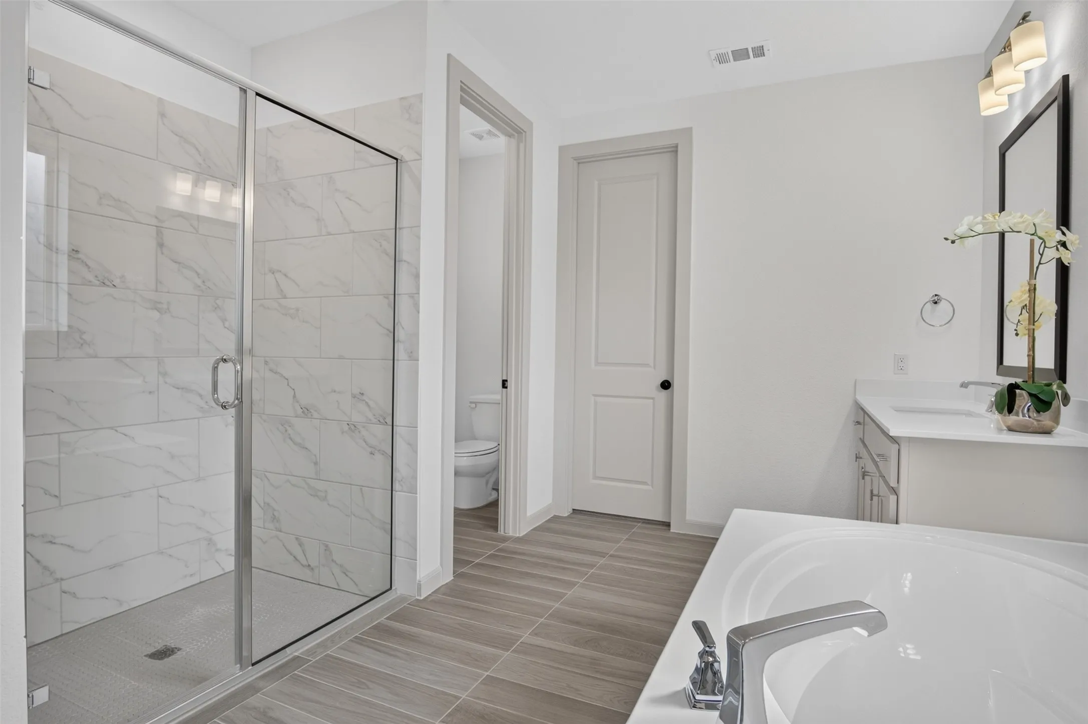 Single Family Residence For Sale in Tarrant County , 213 Scottish Way, Mansfield, Texas 76063, 4 Bedroom, 5 Bathroom, 2 Garage spaces, 3,323 Sqft, built in 2023, mls#21320891, Real Estate Agent in Mansfield, Homes For Sale in Tarrant county, Homes For Sale in Mansfield, Realtor in Mansfield Texas, Real Estate Brokerage Independent Realty Texas, Luminita Cordes Realtor