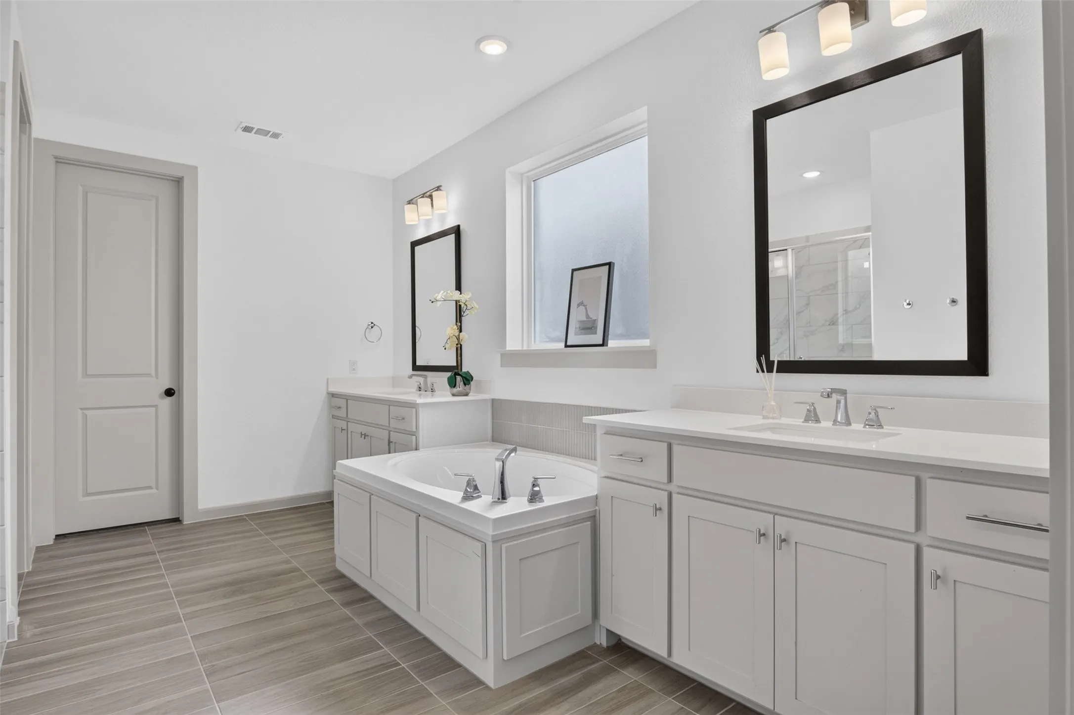 Single Family Residence For Sale in Tarrant County , 213 Scottish Way, Mansfield, Texas 76063, 4 Bedroom, 5 Bathroom, 2 Garage spaces, 3,323 Sqft, built in 2023, mls#21320891, Real Estate Agent in Mansfield, Homes For Sale in Tarrant county, Homes For Sale in Mansfield, Realtor in Mansfield Texas, Real Estate Brokerage Independent Realty Texas, Luminita Cordes Realtor