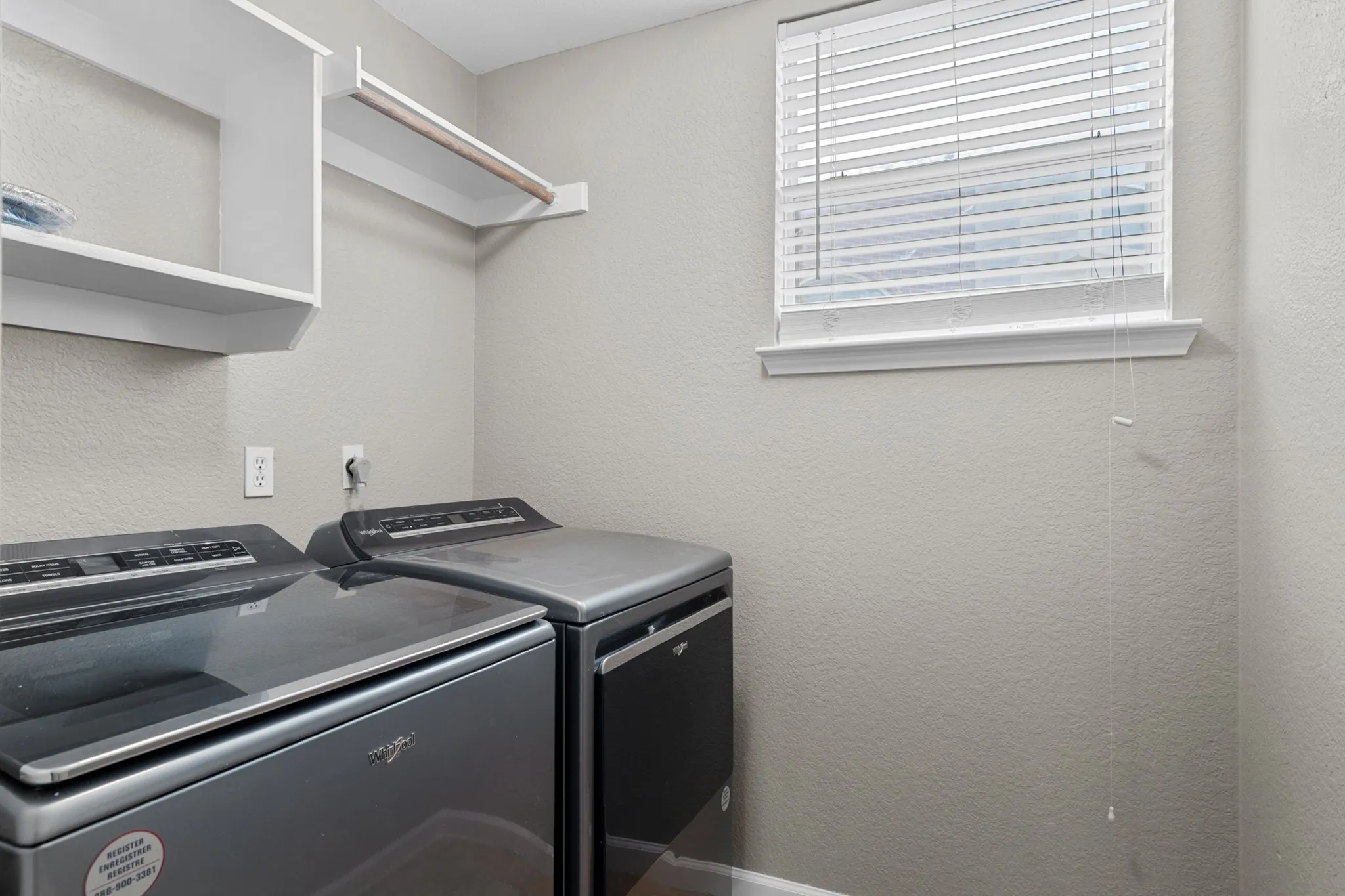 Single Family Residence For Sale in Dallas County , 1229 Clear Creek Drive, Mesquite, Texas 75181, 3 Bedroom, 3 Bathroom, 2 Garage spaces, 1,993 Sqft, built in 1995, mls#21318919, Real Estate Agent in Mesquite, Homes For Sale in Dallas county, Homes For Sale in Mesquite, Realtor in Mesquite Texas, Real Estate Brokerage Independent Realty Texas, Luminita Cordes Realtor