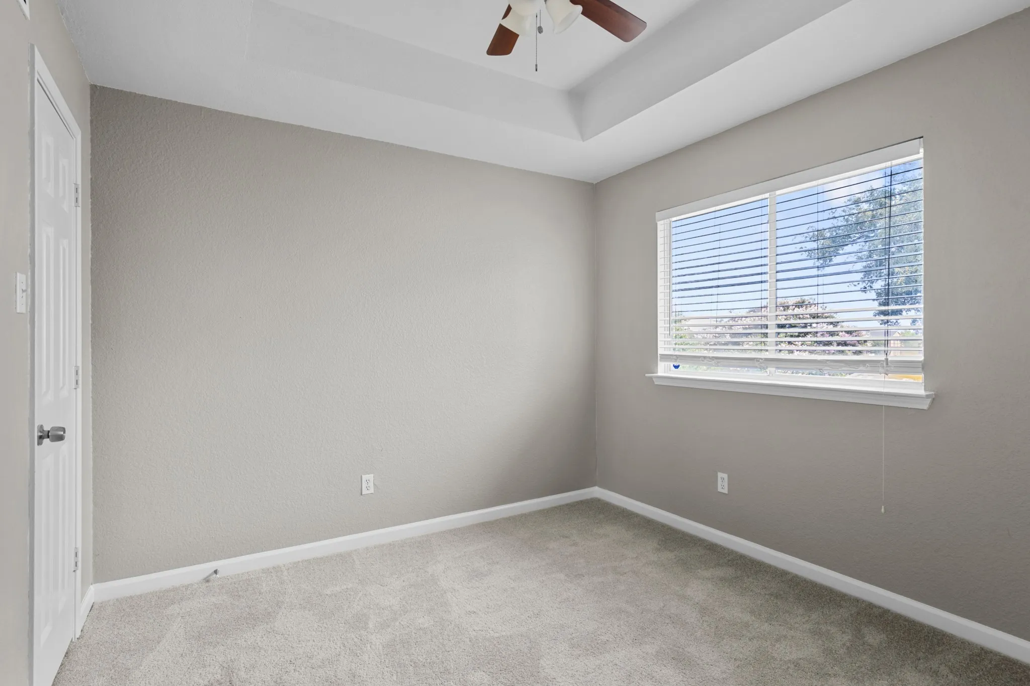 Single Family Residence For Sale in Dallas County , 1229 Clear Creek Drive, Mesquite, Texas 75181, 3 Bedroom, 3 Bathroom, 2 Garage spaces, 1,993 Sqft, built in 1995, mls#21318919, Real Estate Agent in Mesquite, Homes For Sale in Dallas county, Homes For Sale in Mesquite, Realtor in Mesquite Texas, Real Estate Brokerage Independent Realty Texas, Luminita Cordes Realtor