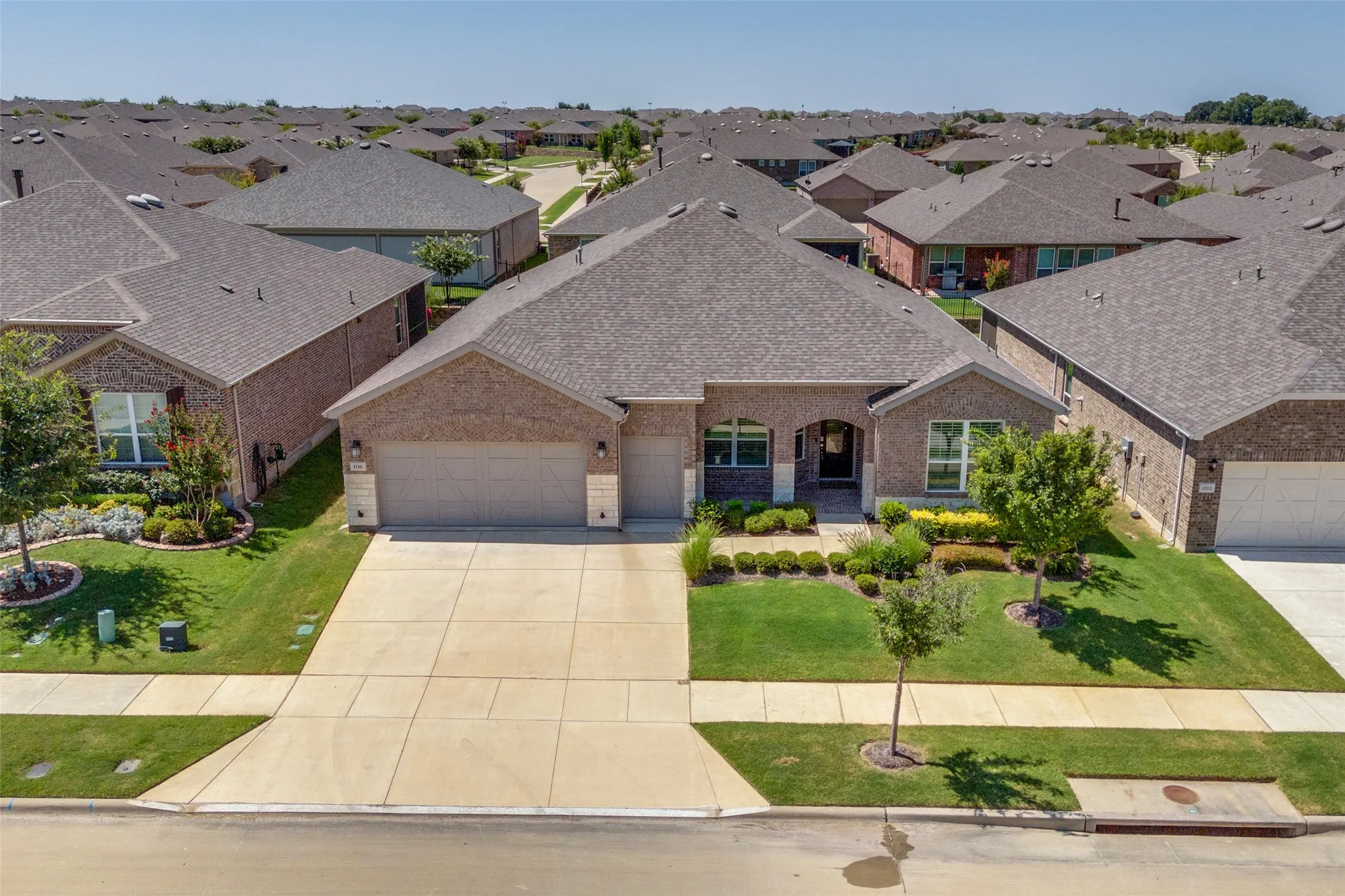 Single Family Residence For Sale in Denton County , 1116 Cornerstone Drive, Little Elm, Texas 76227, 2 Bedroom, 3 Bathroom, 2 Garage spaces, 2,632 Sqft, built in 2023, mls#21319869, Real Estate Agent in Little Elm, Homes For Sale in Denton county, Homes For Sale in Little Elm, Realtor in Little Elm Texas, Real Estate Brokerage Independent Realty Texas, Luminita Cordes Realtor