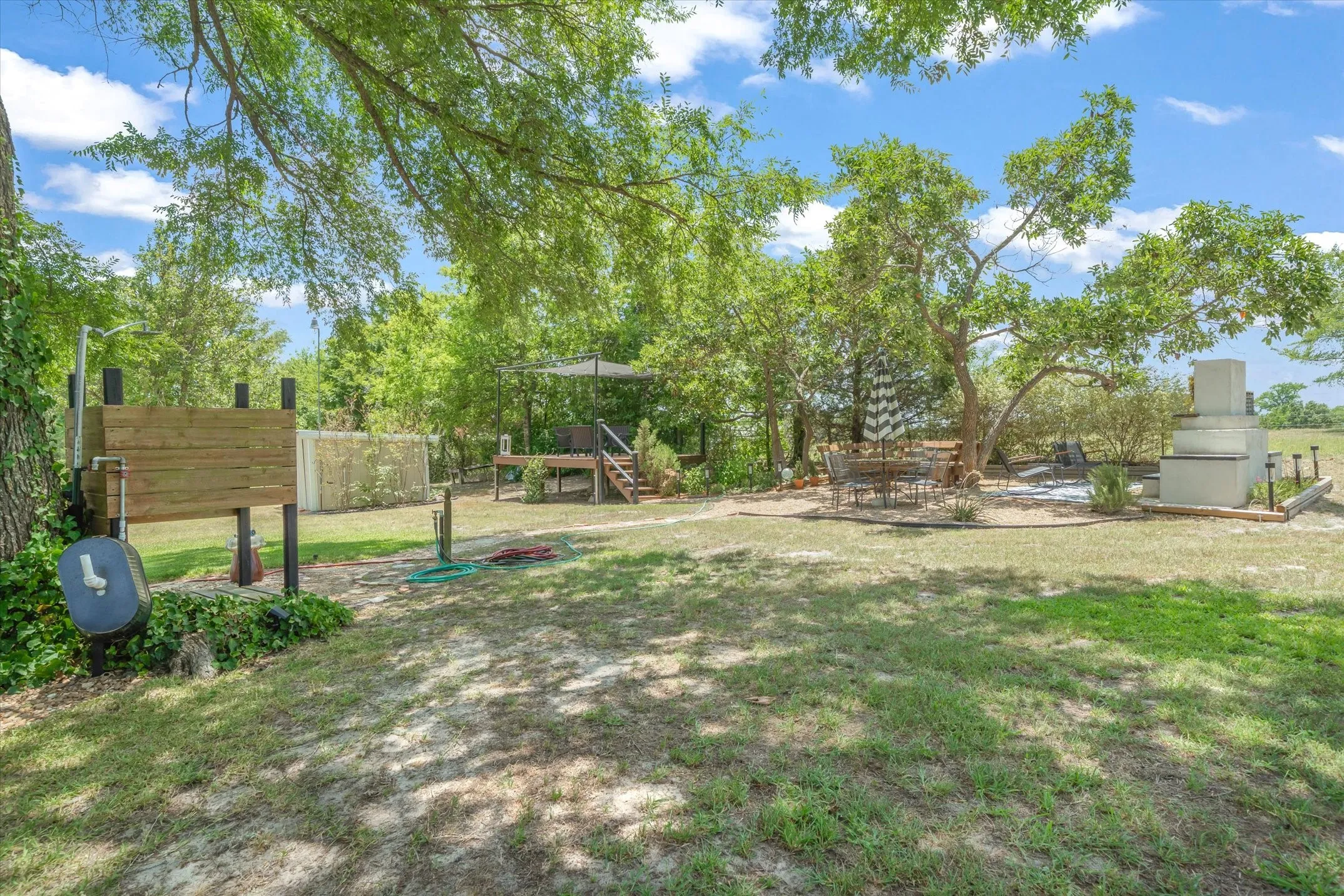 Single Family Residence For Sale in Van Zandt County , 838 Vz County Road 4404, Ben Wheeler, Texas 75754, 3 Bedroom, 2 Bathroom, Garage spaces, 1,685 Sqft, built in 1984, mls#21320542, Real Estate Agent in Ben Wheeler, Homes For Sale in Van Zandt county, Homes For Sale in Ben Wheeler, Realtor in Ben Wheeler Texas, Real Estate Brokerage Independent Realty Texas, Luminita Cordes Realtor