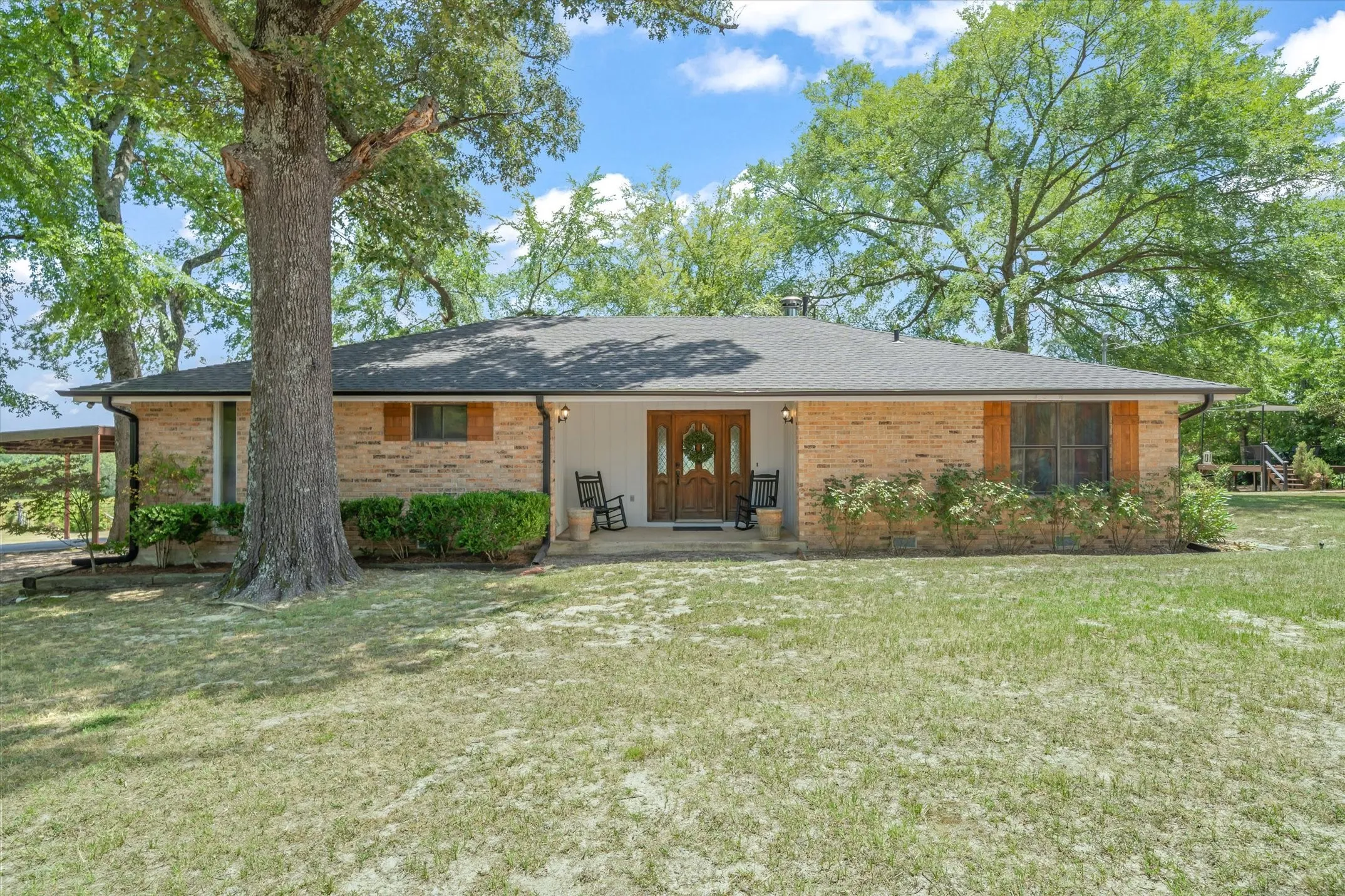 Single Family Residence For Sale in Van Zandt County , 838 Vz County Road 4404, Ben Wheeler, Texas 75754, 3 Bedroom, 2 Bathroom, Garage spaces, 1,685 Sqft, built in 1984, mls#21320542, Real Estate Agent in Ben Wheeler, Homes For Sale in Van Zandt county, Homes For Sale in Ben Wheeler, Realtor in Ben Wheeler Texas, Real Estate Brokerage Independent Realty Texas, Luminita Cordes Realtor