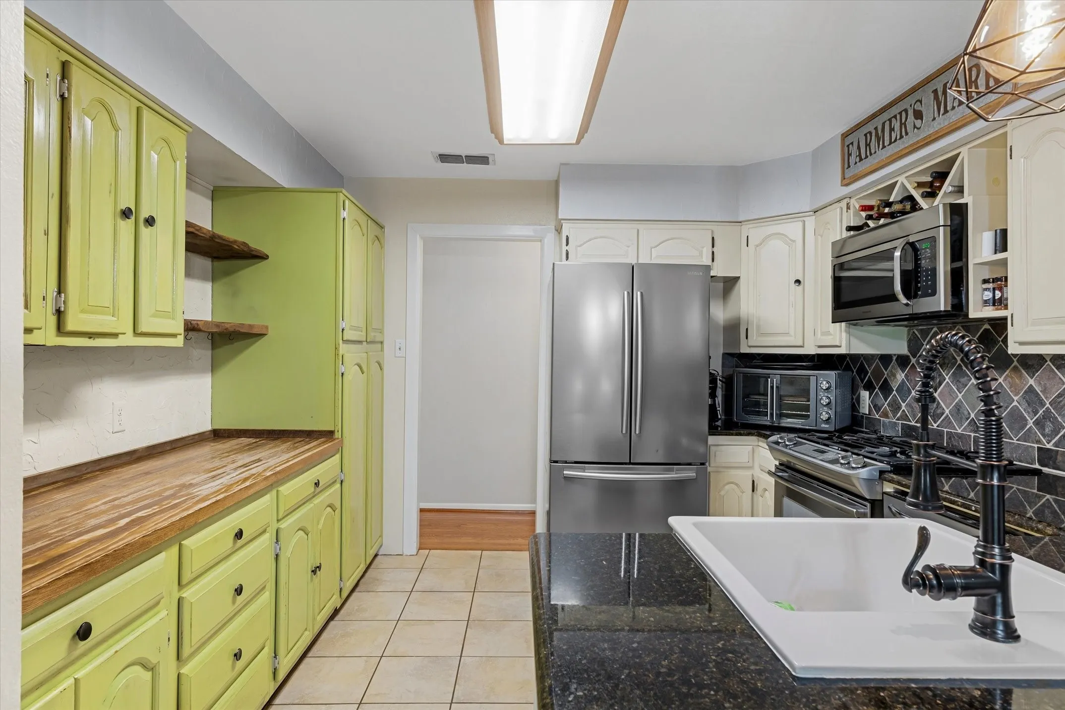 Single Family Residence For Sale in Van Zandt County , 838 Vz County Road 4404, Ben Wheeler, Texas 75754, 3 Bedroom, 2 Bathroom, Garage spaces, 1,685 Sqft, built in 1984, mls#21320542, Real Estate Agent in Ben Wheeler, Homes For Sale in Van Zandt county, Homes For Sale in Ben Wheeler, Realtor in Ben Wheeler Texas, Real Estate Brokerage Independent Realty Texas, Luminita Cordes Realtor