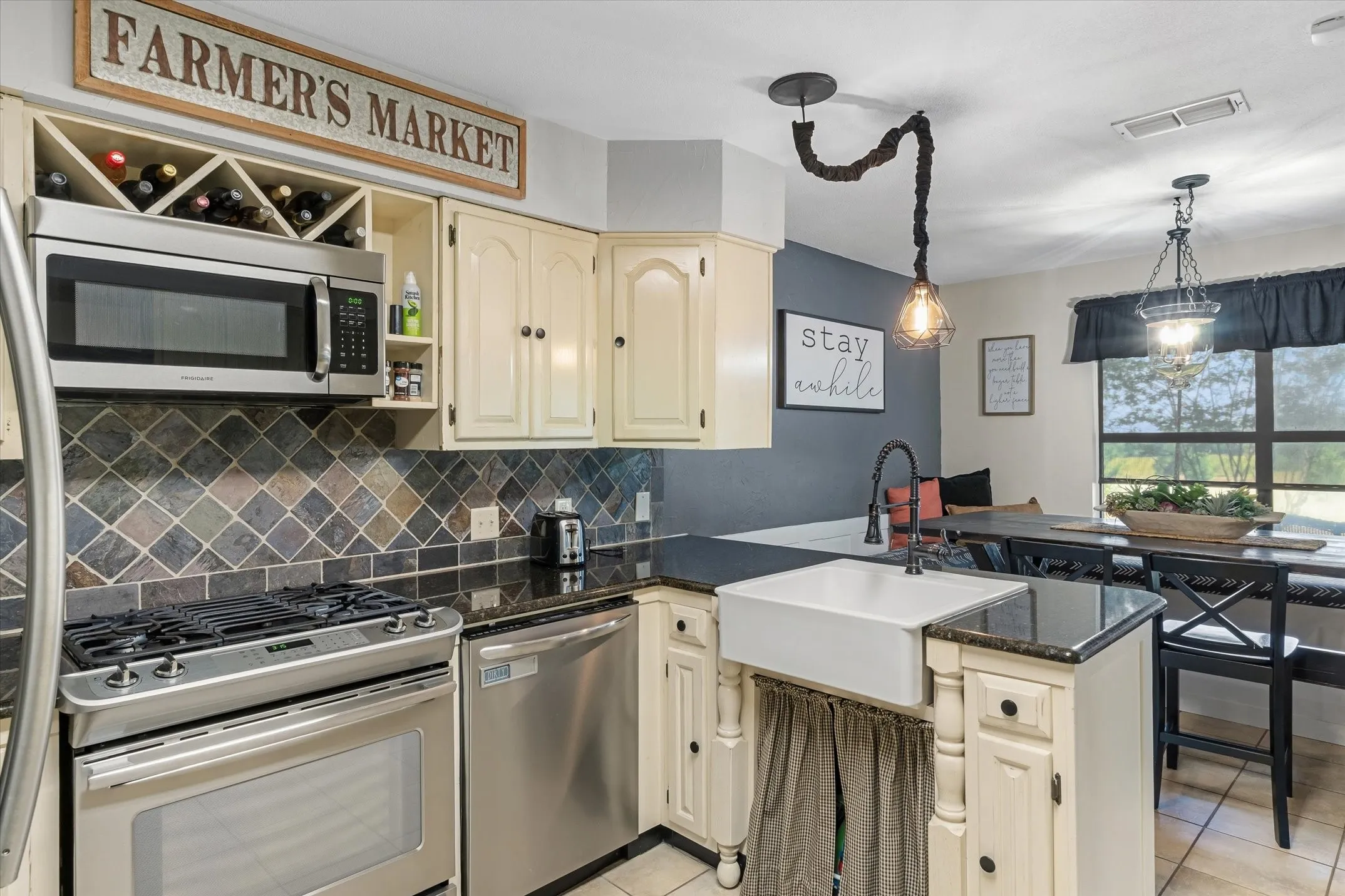 Single Family Residence For Sale in Van Zandt County , 838 Vz County Road 4404, Ben Wheeler, Texas 75754, 3 Bedroom, 2 Bathroom, Garage spaces, 1,685 Sqft, built in 1984, mls#21320542, Real Estate Agent in Ben Wheeler, Homes For Sale in Van Zandt county, Homes For Sale in Ben Wheeler, Realtor in Ben Wheeler Texas, Real Estate Brokerage Independent Realty Texas, Luminita Cordes Realtor