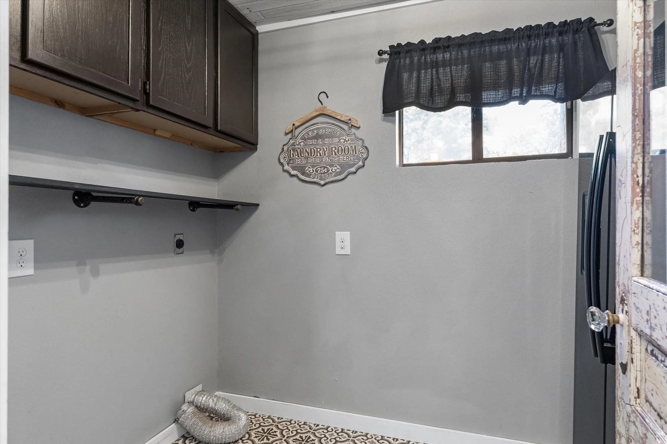 Single Family Residence For Sale in Van Zandt County , 838 Vz County Road 4404, Ben Wheeler, Texas 75754, 3 Bedroom, 2 Bathroom, Garage spaces, 1,685 Sqft, built in 1984, mls#21320542, Real Estate Agent in Ben Wheeler, Homes For Sale in Van Zandt county, Homes For Sale in Ben Wheeler, Realtor in Ben Wheeler Texas, Real Estate Brokerage Independent Realty Texas, Luminita Cordes Realtor