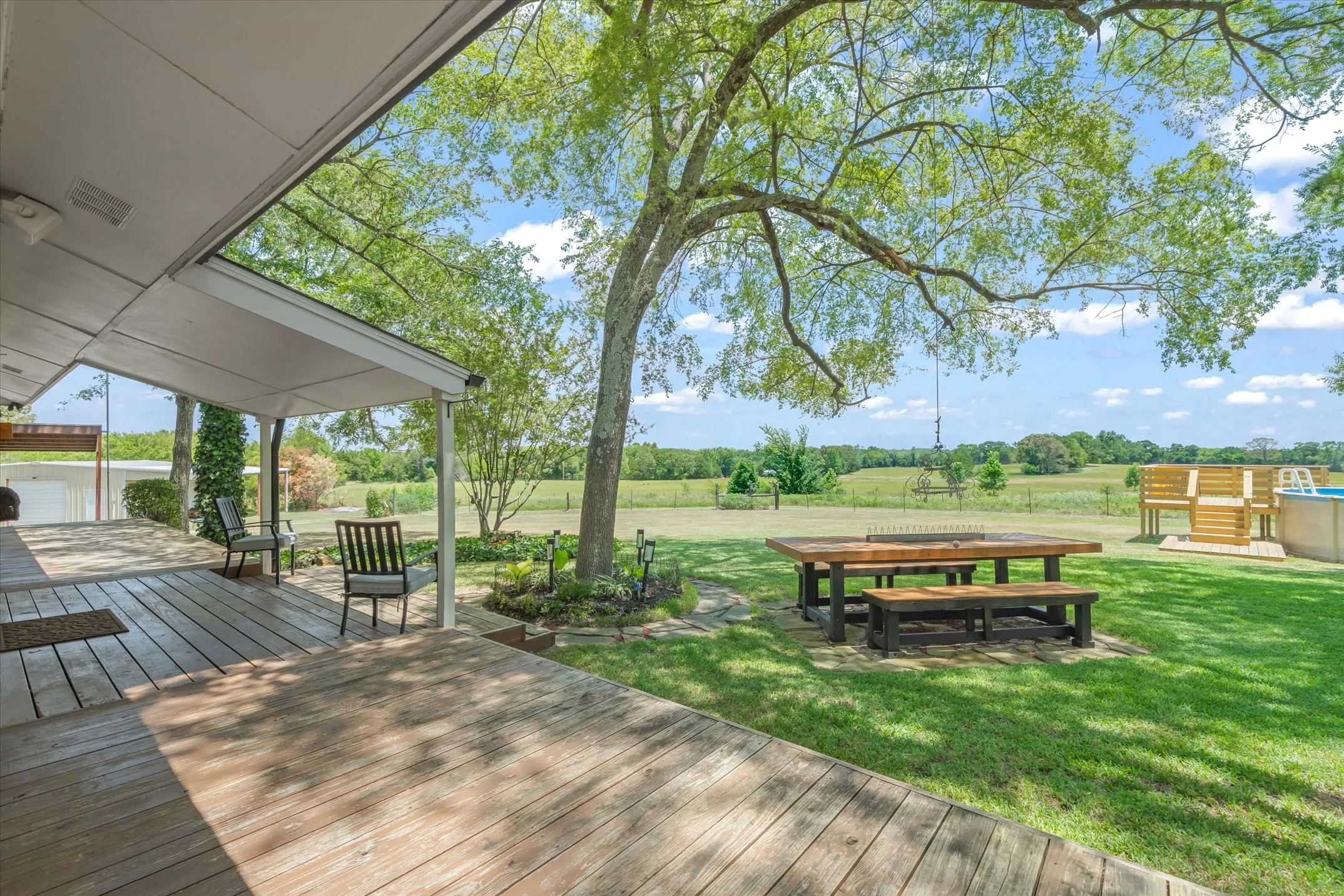 Single Family Residence For Sale in Van Zandt County , 838 Vz County Road 4404, Ben Wheeler, Texas 75754, 3 Bedroom, 2 Bathroom, Garage spaces, 1,685 Sqft, built in 1984, mls#21320542, Real Estate Agent in Ben Wheeler, Homes For Sale in Van Zandt county, Homes For Sale in Ben Wheeler, Realtor in Ben Wheeler Texas, Real Estate Brokerage Independent Realty Texas, Luminita Cordes Realtor