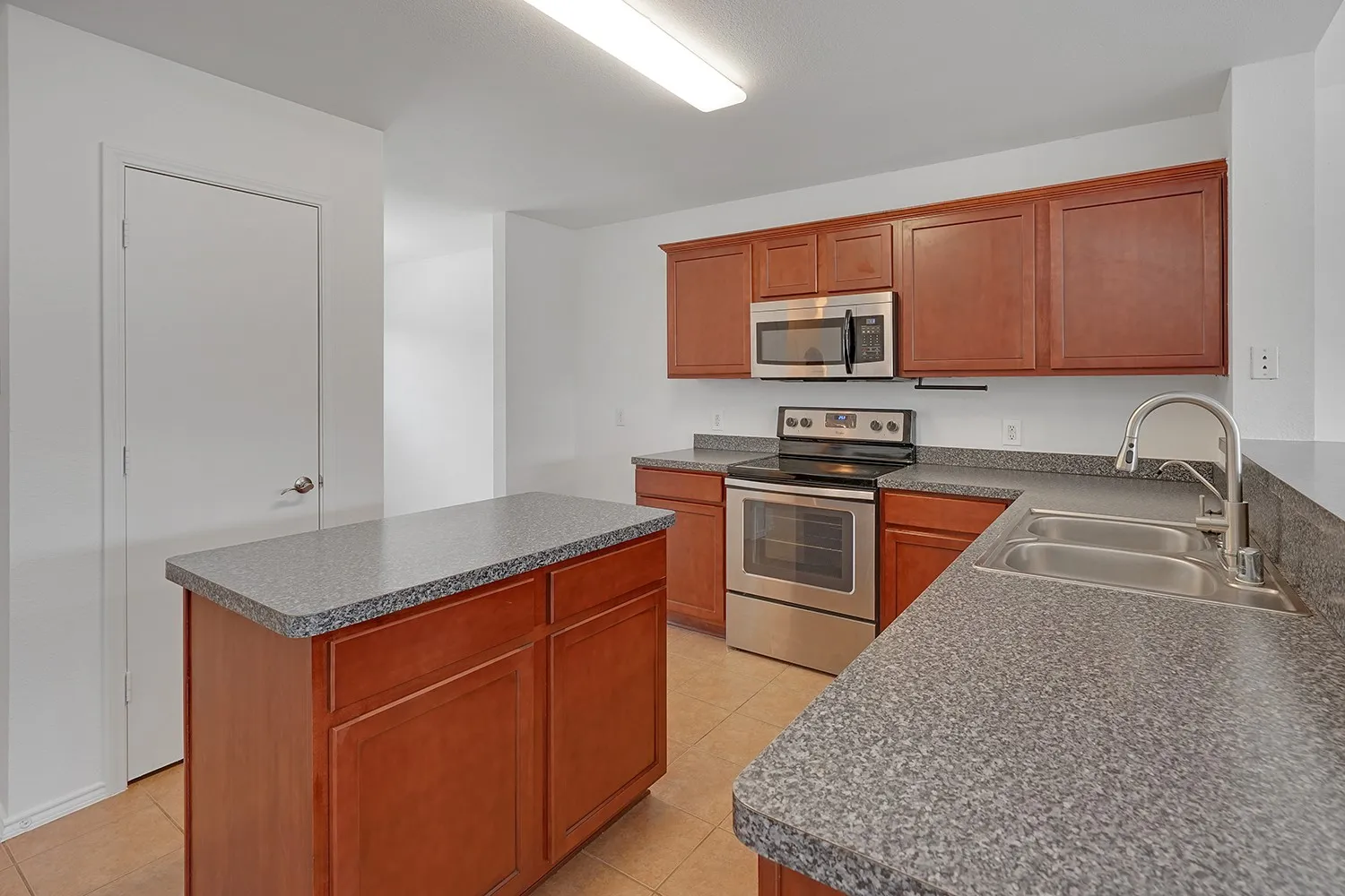 Single Family Residence For Sale in Denton County , 1219 Eagles Nest Trail, Krum, Texas 76249, 3 Bedroom, 2 Bathroom, 2 Garage spaces, 1,390 Sqft, built in 2007, mls#21320909, Real Estate Agent in Krum, Homes For Sale in Denton county, Homes For Sale in Krum, Realtor in Krum Texas, Real Estate Brokerage Independent Realty Texas, Luminita Cordes Realtor