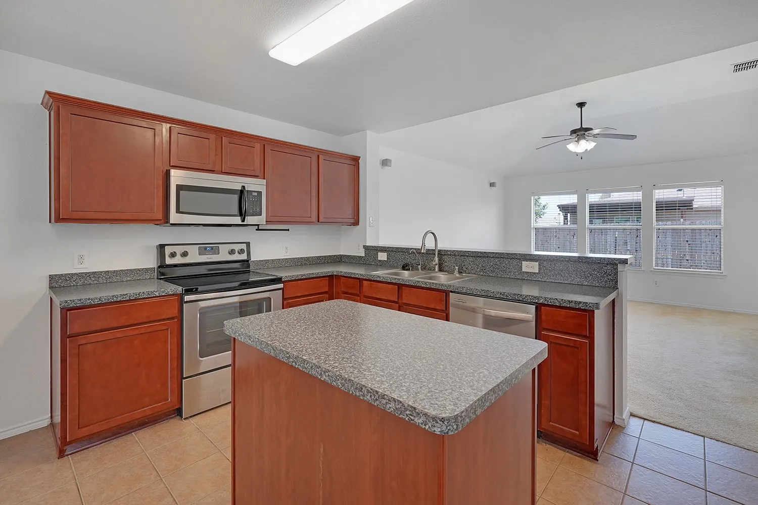 Single Family Residence For Sale in Denton County , 1219 Eagles Nest Trail, Krum, Texas 76249, 3 Bedroom, 2 Bathroom, 2 Garage spaces, 1,390 Sqft, built in 2007, mls#21320909, Real Estate Agent in Krum, Homes For Sale in Denton county, Homes For Sale in Krum, Realtor in Krum Texas, Real Estate Brokerage Independent Realty Texas, Luminita Cordes Realtor