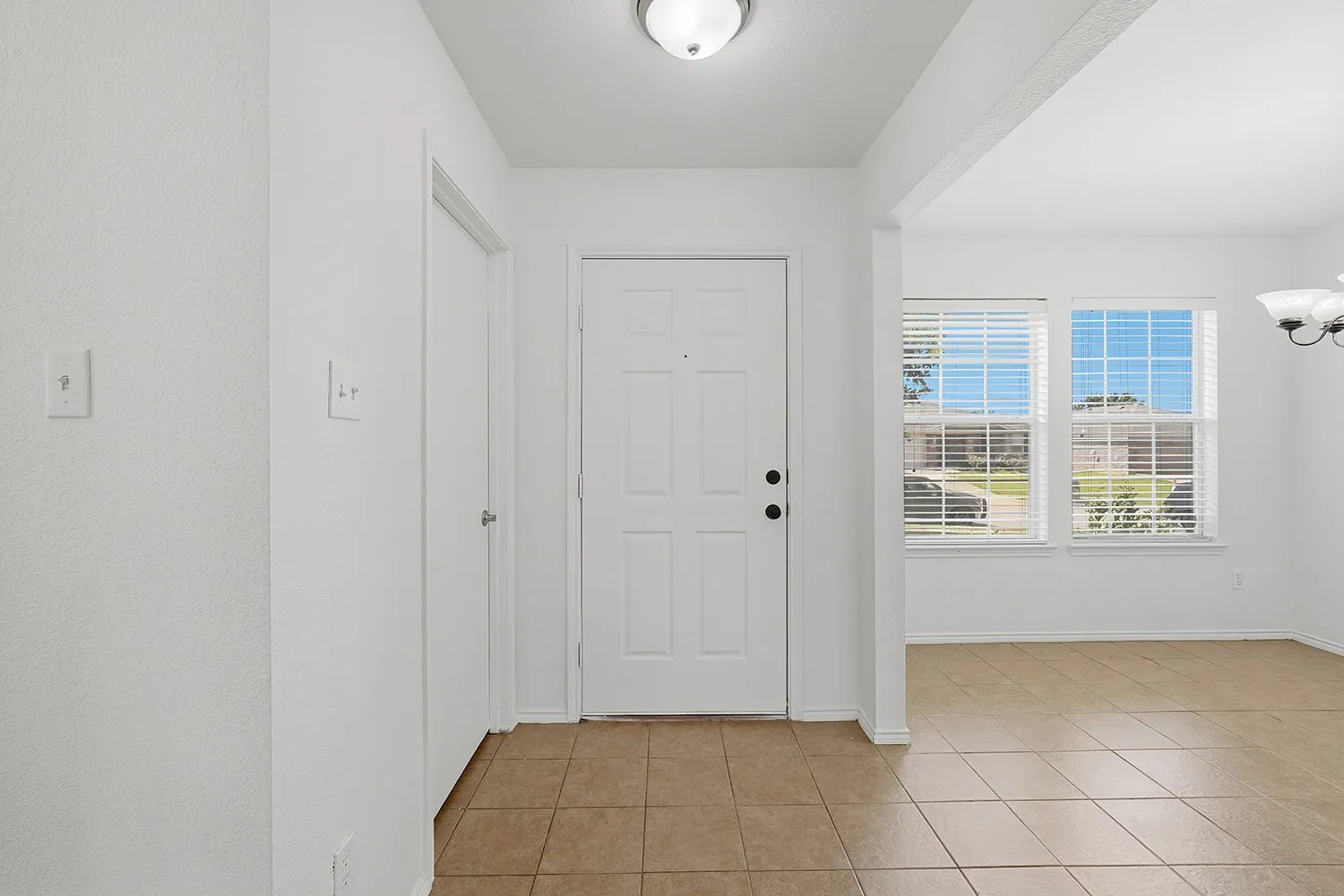 Single Family Residence For Sale in Denton County , 1219 Eagles Nest Trail, Krum, Texas 76249, 3 Bedroom, 2 Bathroom, 2 Garage spaces, 1,390 Sqft, built in 2007, mls#21320909, Real Estate Agent in Krum, Homes For Sale in Denton county, Homes For Sale in Krum, Realtor in Krum Texas, Real Estate Brokerage Independent Realty Texas, Luminita Cordes Realtor