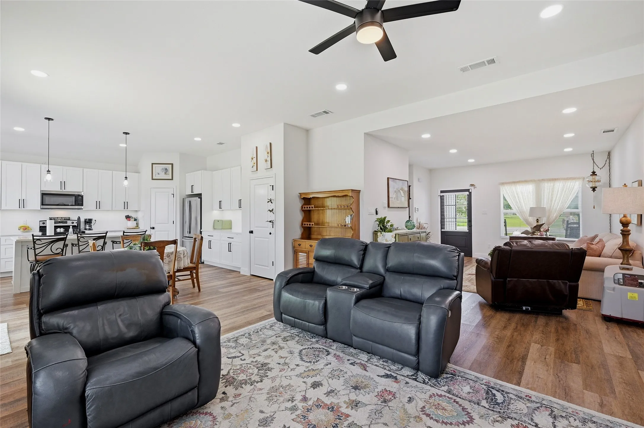 Single Family Residence For Sale in Fannin County , 310 N Water Street, Savoy, Texas 75479, 4 Bedroom, 2 Bathroom, 2 Garage spaces, 1,683 Sqft, built in 2022, mls#21318863, Real Estate Agent in Savoy, Homes For Sale in Fannin county, Homes For Sale in Savoy, Realtor in Savoy Texas, Real Estate Brokerage Independent Realty Texas, Luminita Cordes Realtor