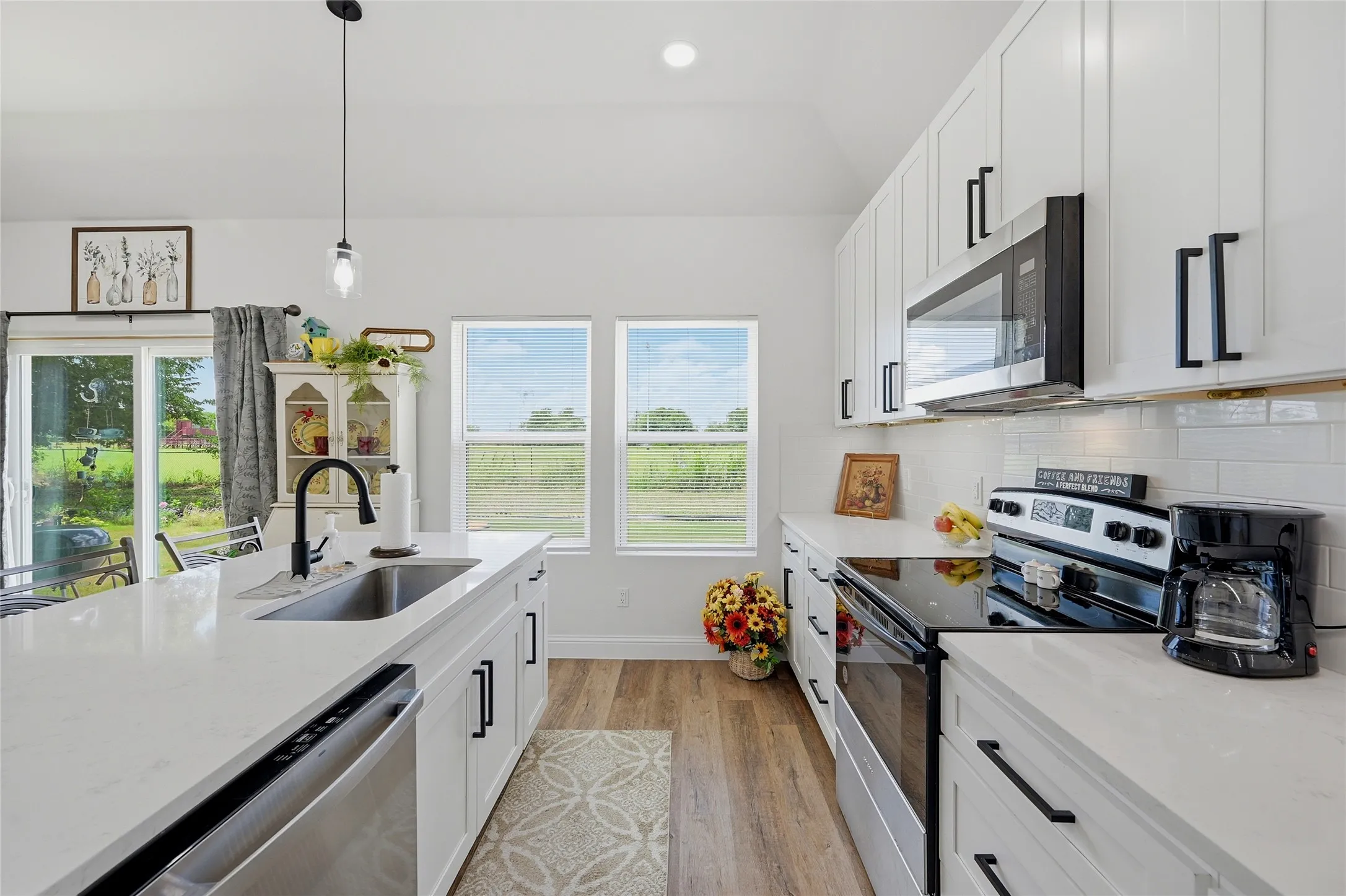 Single Family Residence For Sale in Fannin County , 310 N Water Street, Savoy, Texas 75479, 4 Bedroom, 2 Bathroom, 2 Garage spaces, 1,683 Sqft, built in 2022, mls#21318863, Real Estate Agent in Savoy, Homes For Sale in Fannin county, Homes For Sale in Savoy, Realtor in Savoy Texas, Real Estate Brokerage Independent Realty Texas, Luminita Cordes Realtor