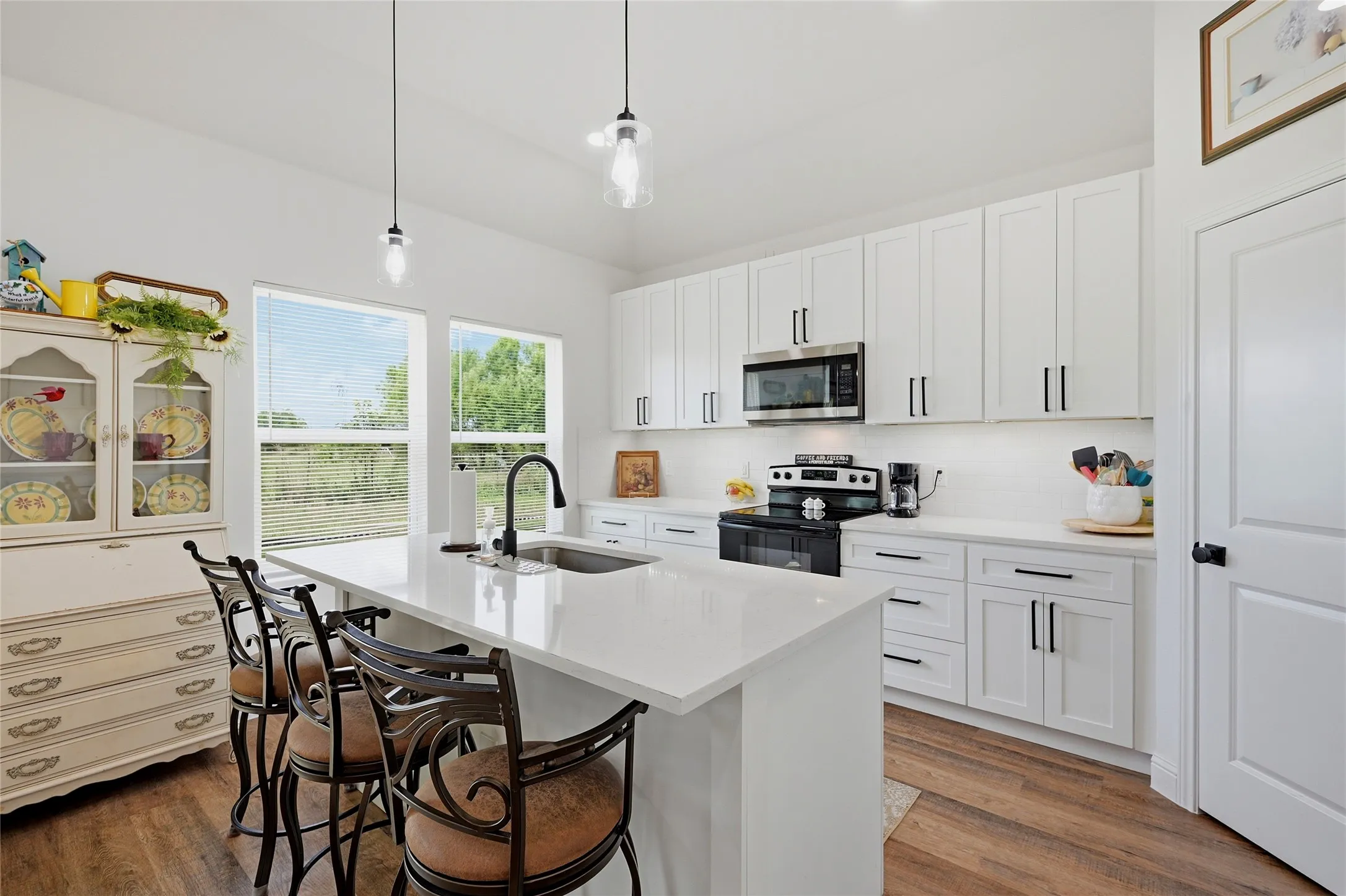 Single Family Residence For Sale in Fannin County , 310 N Water Street, Savoy, Texas 75479, 4 Bedroom, 2 Bathroom, 2 Garage spaces, 1,683 Sqft, built in 2022, mls#21318863, Real Estate Agent in Savoy, Homes For Sale in Fannin county, Homes For Sale in Savoy, Realtor in Savoy Texas, Real Estate Brokerage Independent Realty Texas, Luminita Cordes Realtor