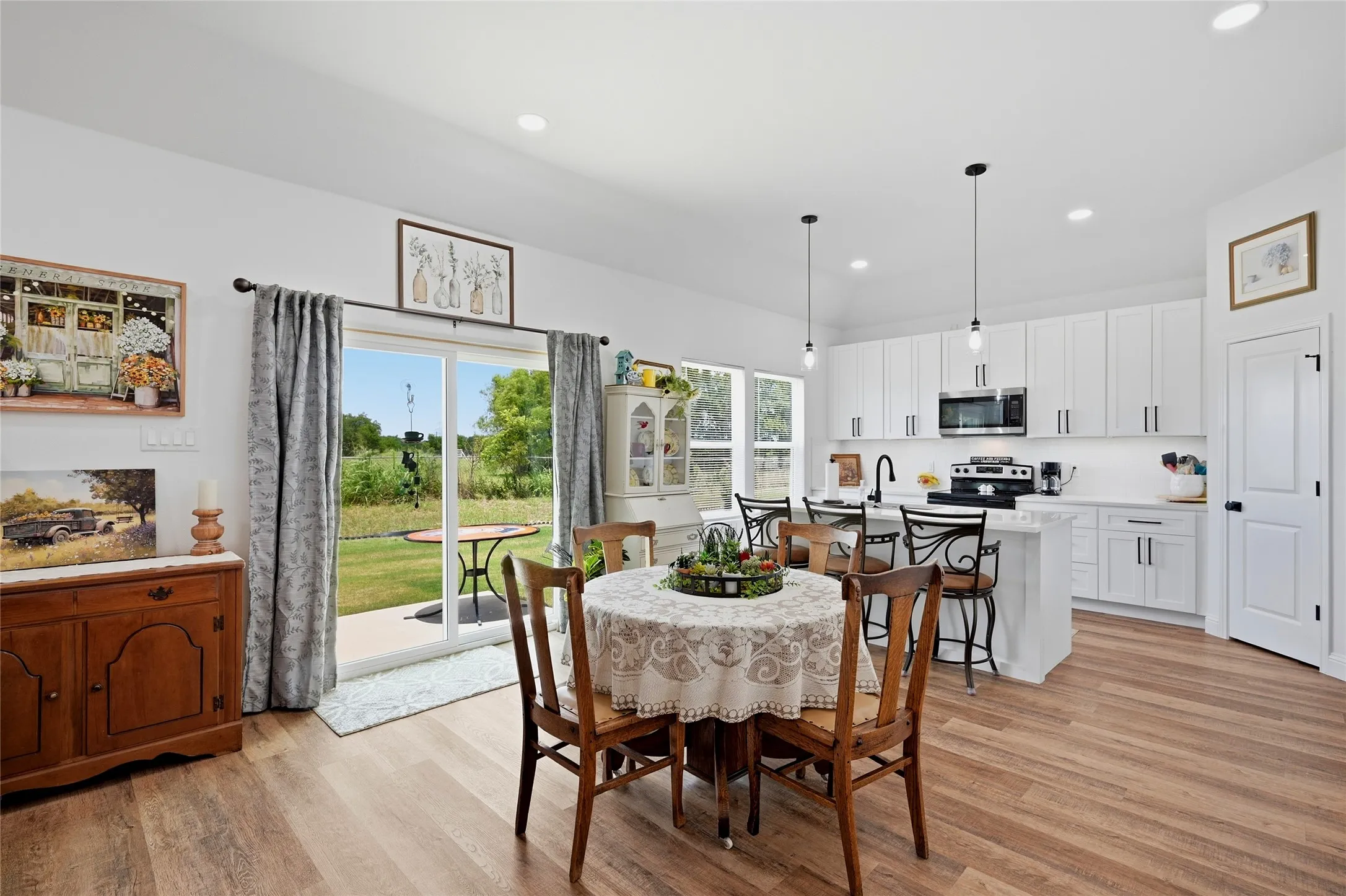 Single Family Residence For Sale in Fannin County , 310 N Water Street, Savoy, Texas 75479, 4 Bedroom, 2 Bathroom, 2 Garage spaces, 1,683 Sqft, built in 2022, mls#21318863, Real Estate Agent in Savoy, Homes For Sale in Fannin county, Homes For Sale in Savoy, Realtor in Savoy Texas, Real Estate Brokerage Independent Realty Texas, Luminita Cordes Realtor