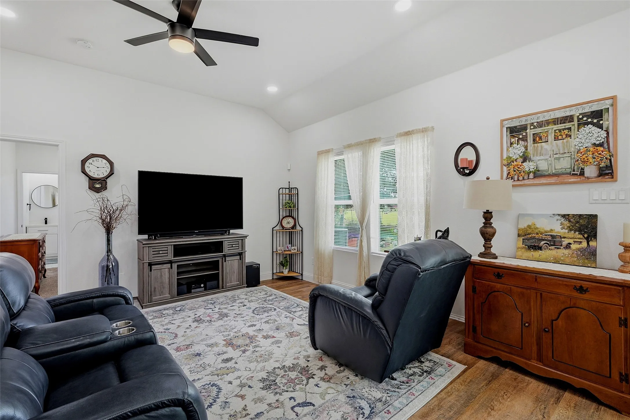 Single Family Residence For Sale in Fannin County , 310 N Water Street, Savoy, Texas 75479, 4 Bedroom, 2 Bathroom, 2 Garage spaces, 1,683 Sqft, built in 2022, mls#21318863, Real Estate Agent in Savoy, Homes For Sale in Fannin county, Homes For Sale in Savoy, Realtor in Savoy Texas, Real Estate Brokerage Independent Realty Texas, Luminita Cordes Realtor