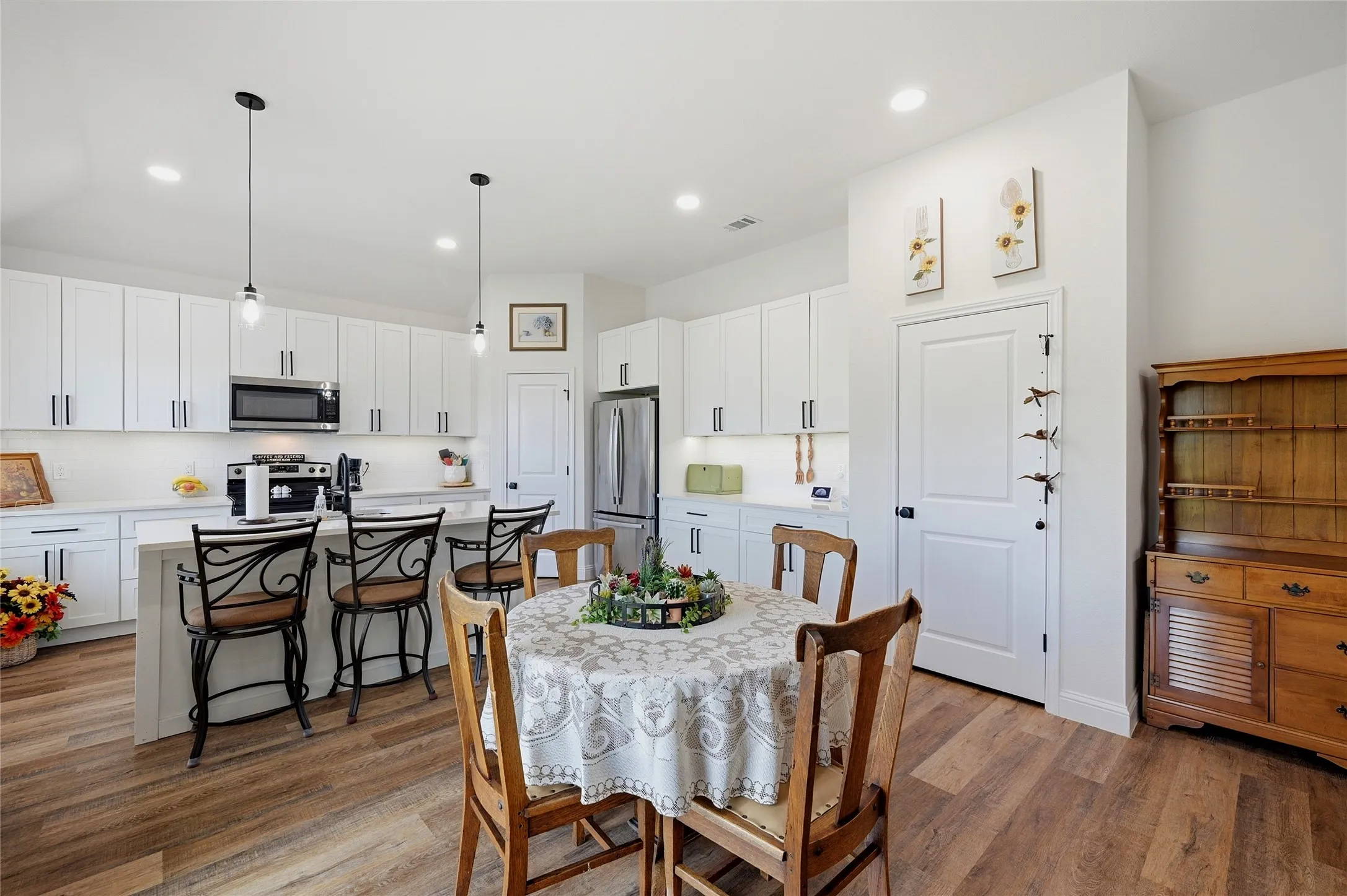 Single Family Residence For Sale in Fannin County , 310 N Water Street, Savoy, Texas 75479, 4 Bedroom, 2 Bathroom, 2 Garage spaces, 1,683 Sqft, built in 2022, mls#21318863, Real Estate Agent in Savoy, Homes For Sale in Fannin county, Homes For Sale in Savoy, Realtor in Savoy Texas, Real Estate Brokerage Independent Realty Texas, Luminita Cordes Realtor