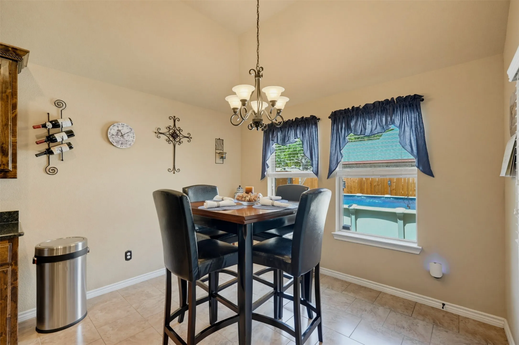 Single Family Residence For Sale in Tarrant County , 1221 Eagle Lake Drive, Azle, Texas 76020, 3 Bedroom, 2 Bathroom, 2 Garage spaces, 1,557 Sqft, built in 2014, mls#21320197, Real Estate Agent in Azle, Homes For Sale in Tarrant county, Homes For Sale in Azle, Realtor in Azle Texas, Real Estate Brokerage Independent Realty Texas, Luminita Cordes Realtor