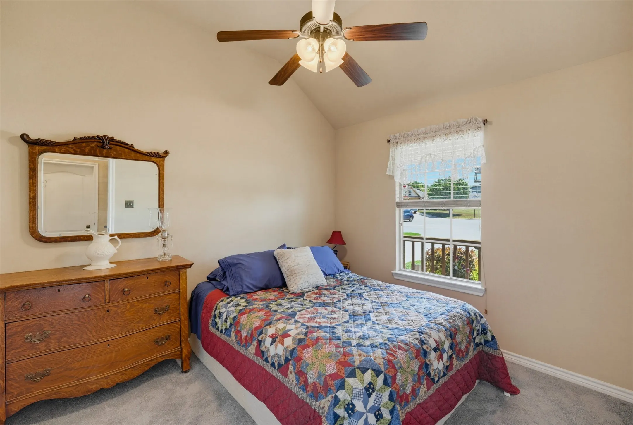 2nd bedroom