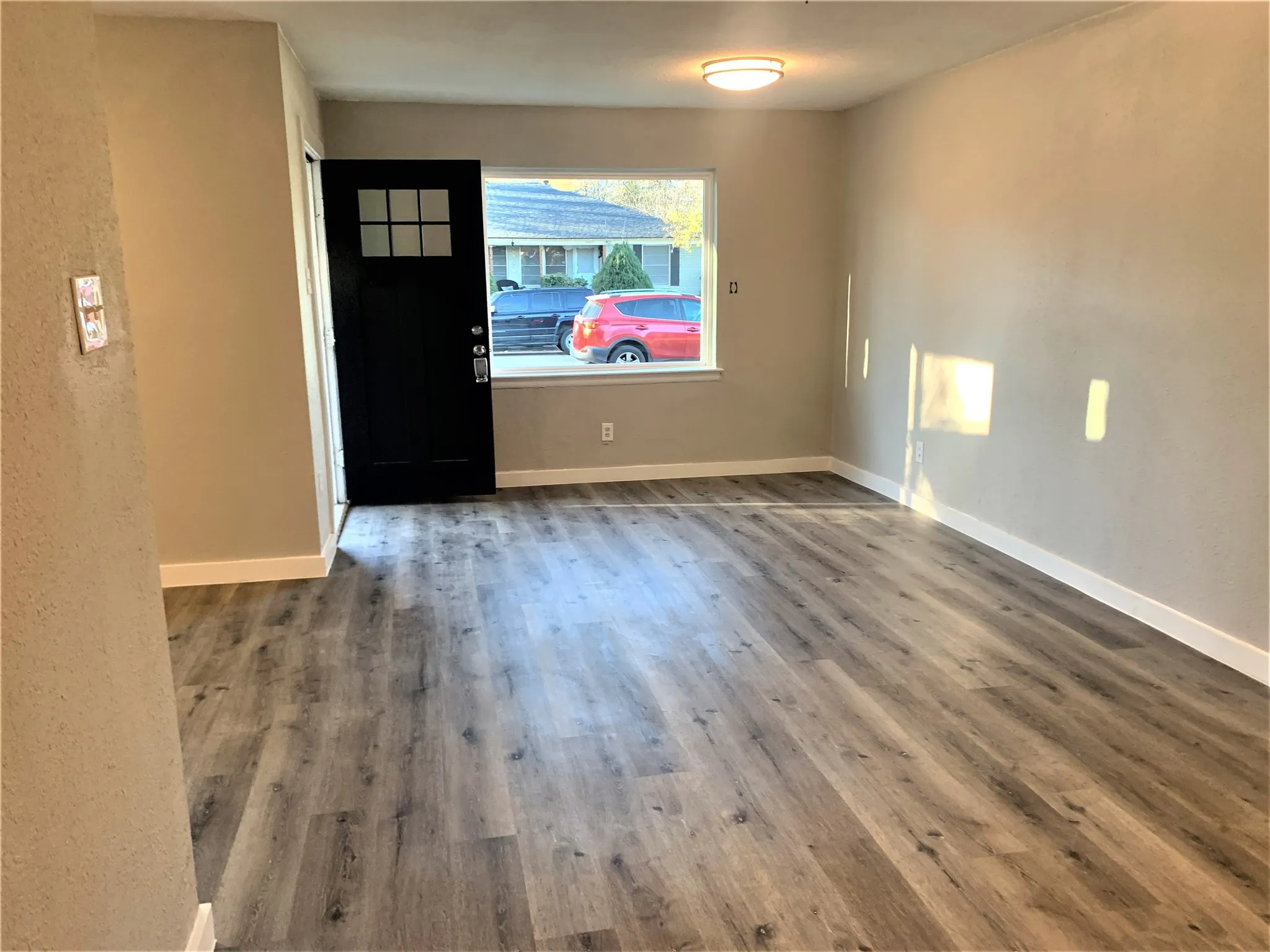 Duplex For Rent in Dallas County , 10004 Olmos Drive, Dallas, Texas 75218, 2 Bedroom, 1 Bathroom, 1 Garage spaces, 1,892 Sqft, built in 1958, mls#21321120, Real Estate Agent in Dallas, Homes For Rent in Dallas county, Homes For Rent in Dallas, Realtor in Dallas Texas, Real Estate Brokerage Independent Realty Texas, Luminita Cordes Realtor