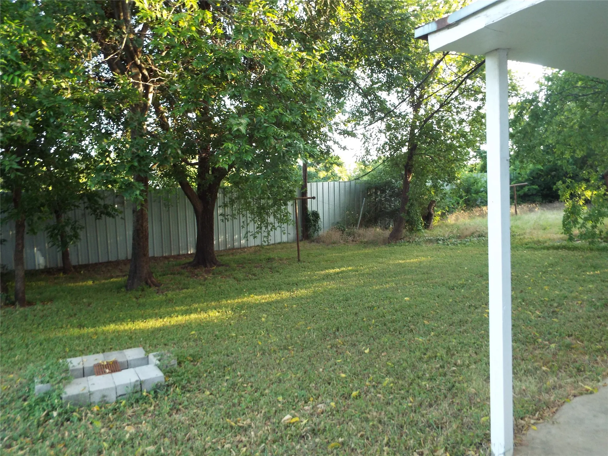 Single Family Residence For Sale in Tarrant County , 4228 Hardeman Street, Fort Worth, Texas 76119, 3 Bedroom, 1 Bathroom, Garage spaces, 1,130 Sqft, built in 1959, mls#21321124, Real Estate Agent in Fort Worth, Homes For Sale in Tarrant county, Homes For Sale in Fort Worth, Realtor in Fort Worth Texas, Real Estate Brokerage Independent Realty Texas, Luminita Cordes Realtor