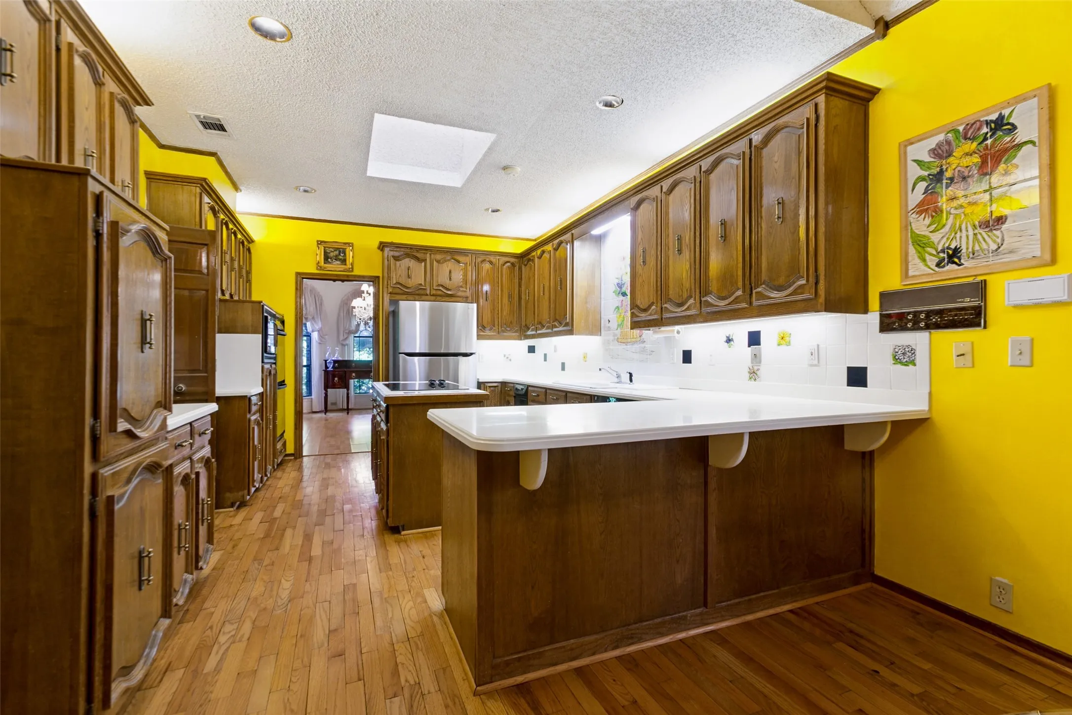 Single Family Residence For Sale in Dallas County , 14784 Lochinvar Court, Addison, Texas 75254, 3 Bedroom, 3 Bathroom, 2 Garage spaces, 2,928 Sqft, built in 1983, mls#21320972, Real Estate Agent in Addison, Homes For Sale in Dallas county, Homes For Sale in Addison, Realtor in Addison Texas, Real Estate Brokerage Independent Realty Texas, Luminita Cordes Realtor