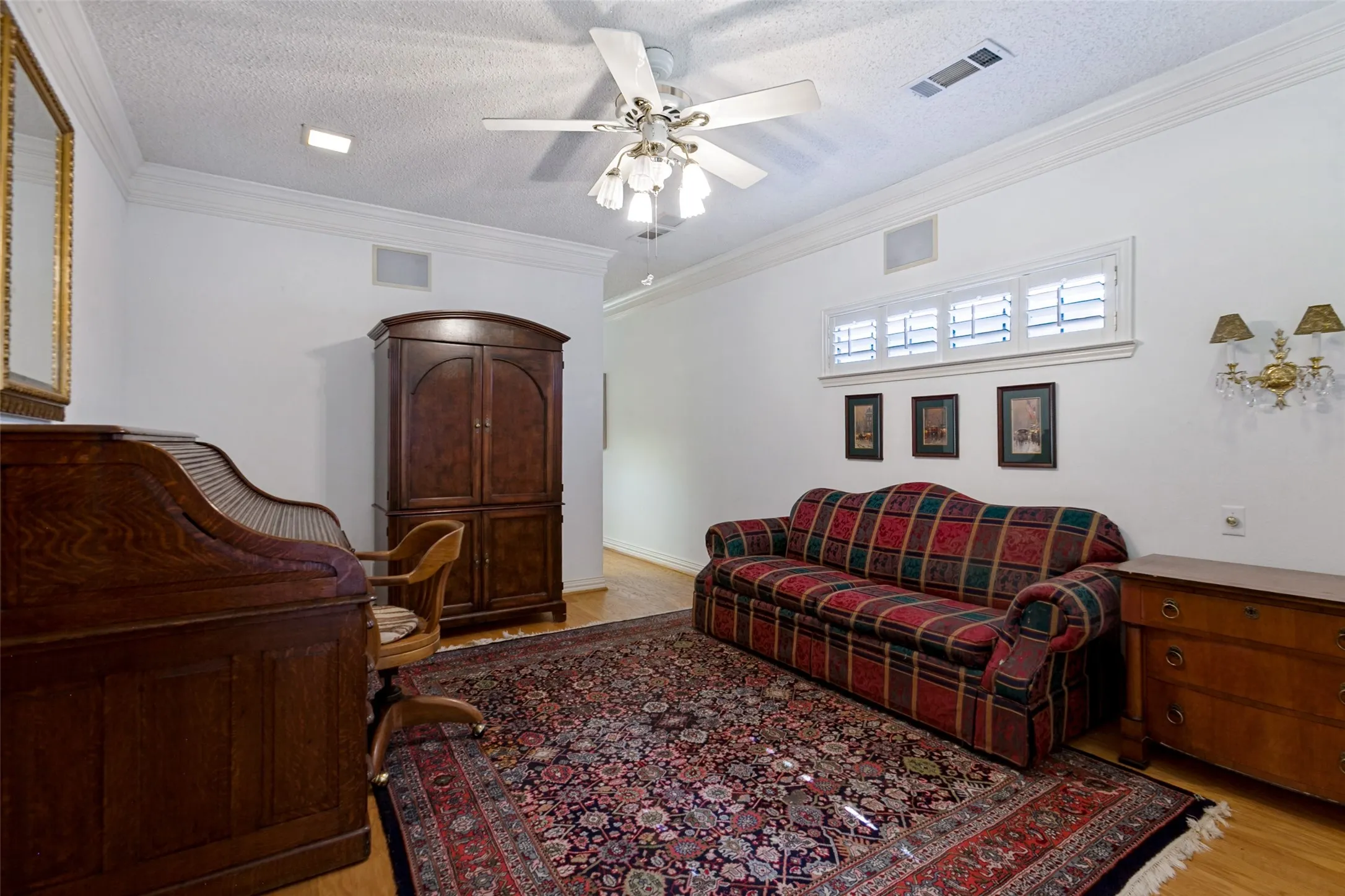 Single Family Residence For Sale in Dallas County , 14784 Lochinvar Court, Addison, Texas 75254, 3 Bedroom, 3 Bathroom, 2 Garage spaces, 2,928 Sqft, built in 1983, mls#21320972, Real Estate Agent in Addison, Homes For Sale in Dallas county, Homes For Sale in Addison, Realtor in Addison Texas, Real Estate Brokerage Independent Realty Texas, Luminita Cordes Realtor