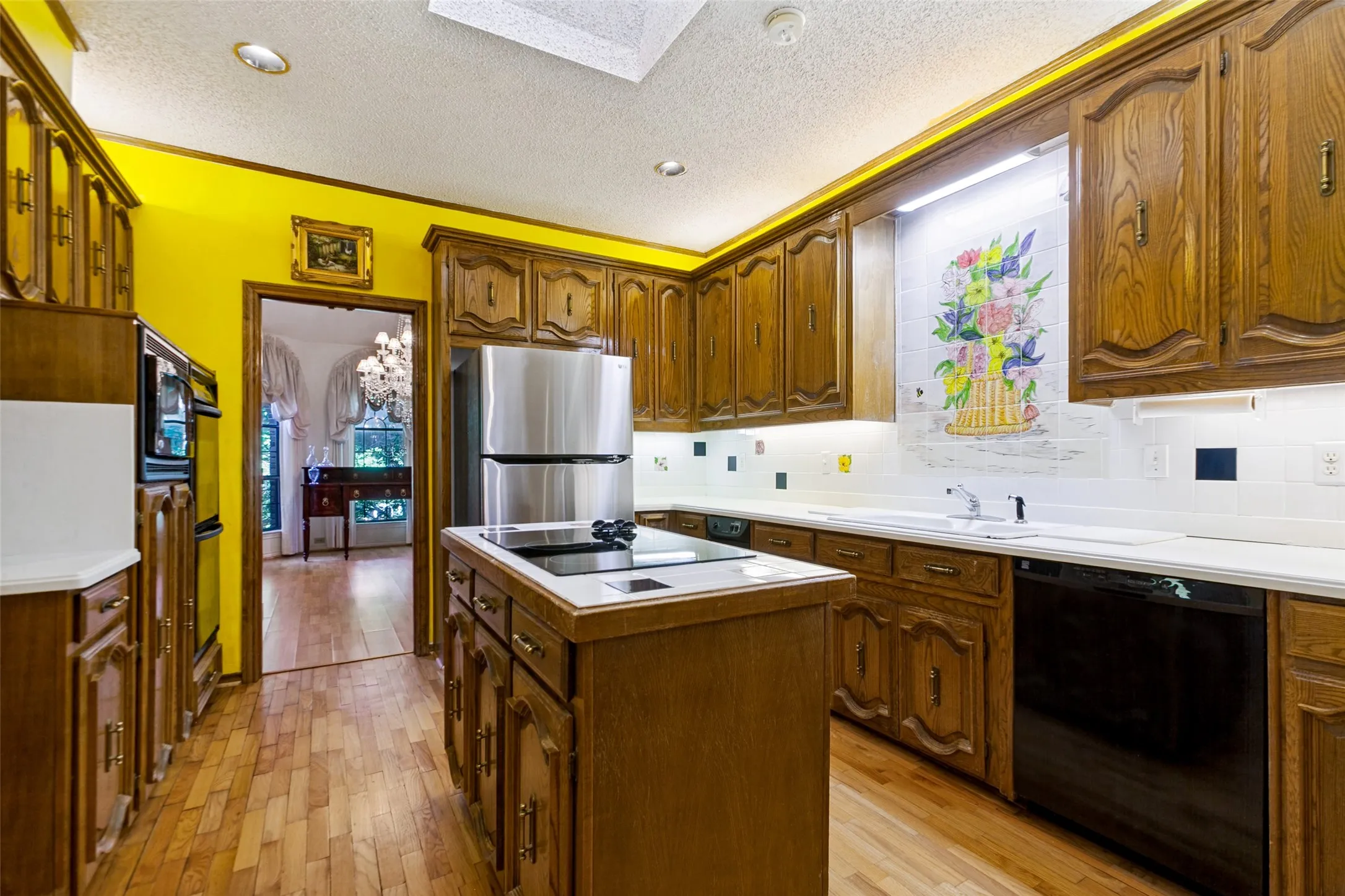 Single Family Residence For Sale in Dallas County , 14784 Lochinvar Court, Addison, Texas 75254, 3 Bedroom, 3 Bathroom, 2 Garage spaces, 2,928 Sqft, built in 1983, mls#21320972, Real Estate Agent in Addison, Homes For Sale in Dallas county, Homes For Sale in Addison, Realtor in Addison Texas, Real Estate Brokerage Independent Realty Texas, Luminita Cordes Realtor