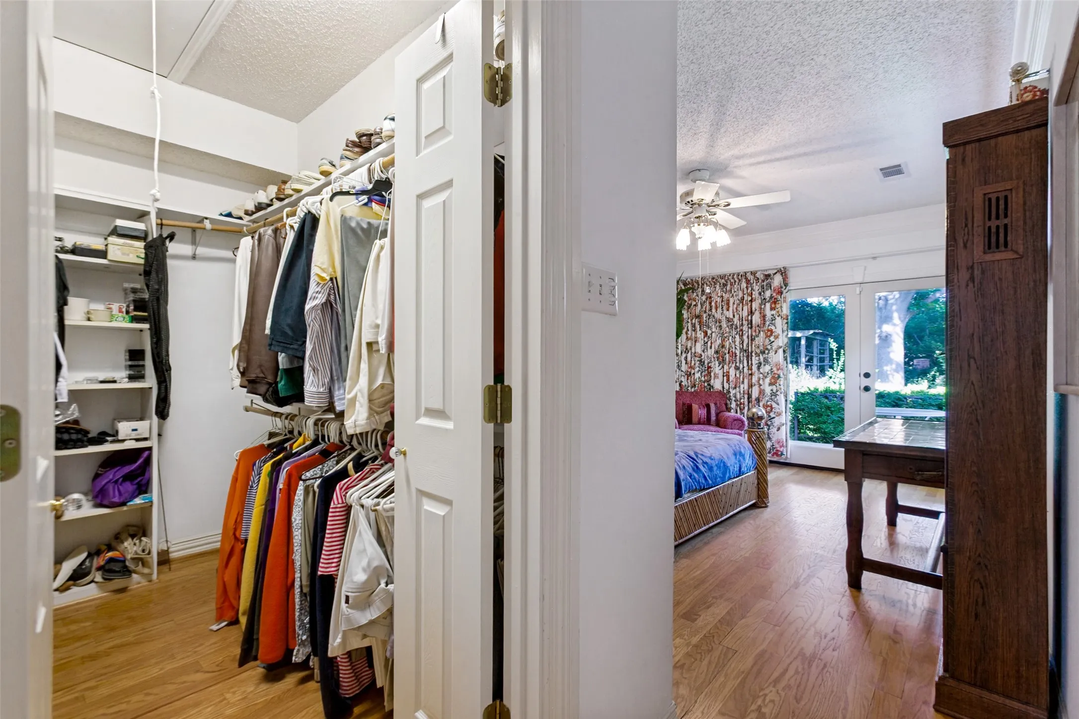 Single Family Residence For Sale in Dallas County , 14784 Lochinvar Court, Addison, Texas 75254, 3 Bedroom, 3 Bathroom, 2 Garage spaces, 2,928 Sqft, built in 1983, mls#21320972, Real Estate Agent in Addison, Homes For Sale in Dallas county, Homes For Sale in Addison, Realtor in Addison Texas, Real Estate Brokerage Independent Realty Texas, Luminita Cordes Realtor