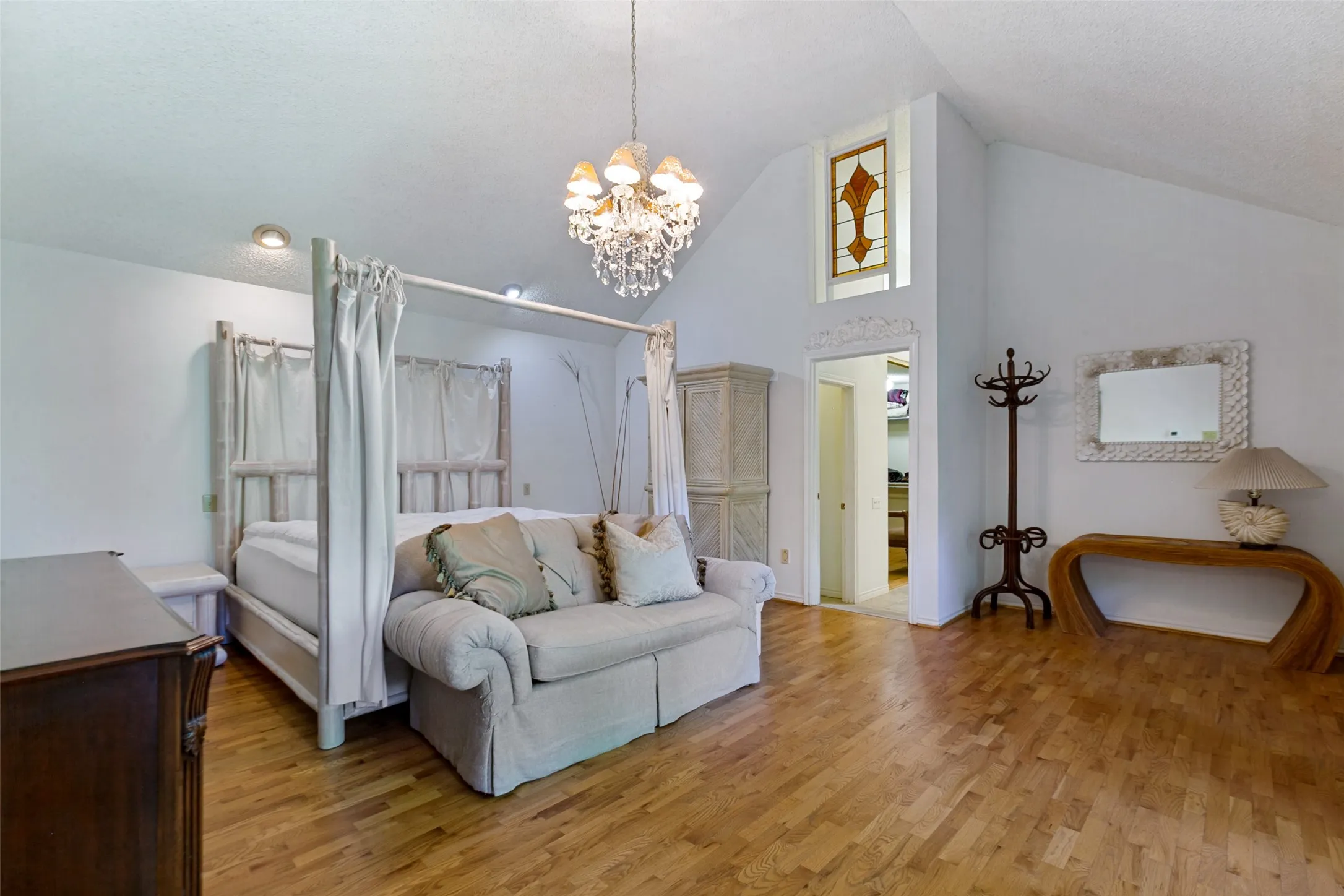 Single Family Residence For Sale in Dallas County , 14784 Lochinvar Court, Addison, Texas 75254, 3 Bedroom, 3 Bathroom, 2 Garage spaces, 2,928 Sqft, built in 1983, mls#21320972, Real Estate Agent in Addison, Homes For Sale in Dallas county, Homes For Sale in Addison, Realtor in Addison Texas, Real Estate Brokerage Independent Realty Texas, Luminita Cordes Realtor