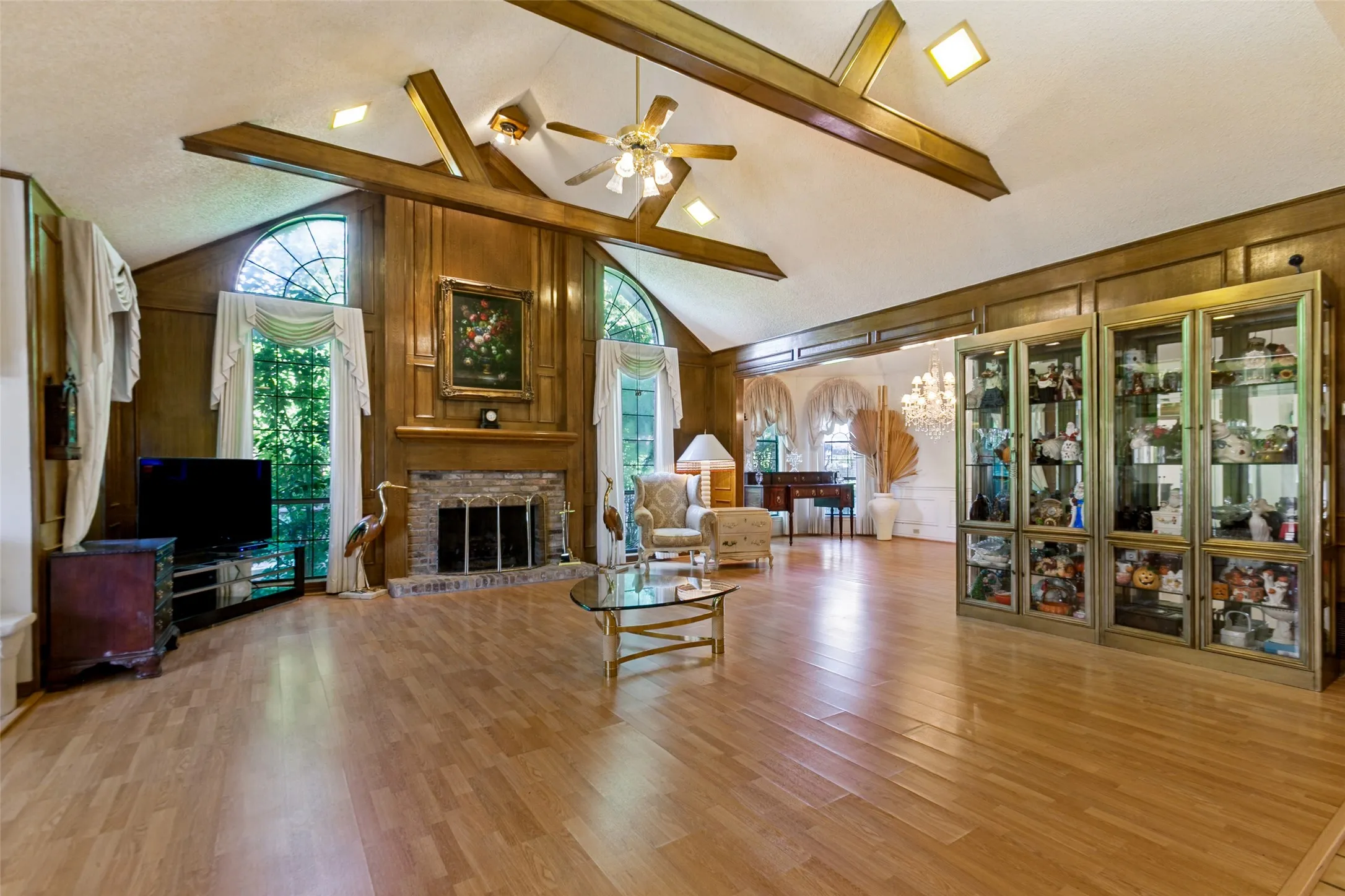 Single Family Residence For Sale in Dallas County , 14784 Lochinvar Court, Addison, Texas 75254, 3 Bedroom, 3 Bathroom, 2 Garage spaces, 2,928 Sqft, built in 1983, mls#21320972, Real Estate Agent in Addison, Homes For Sale in Dallas county, Homes For Sale in Addison, Realtor in Addison Texas, Real Estate Brokerage Independent Realty Texas, Luminita Cordes Realtor