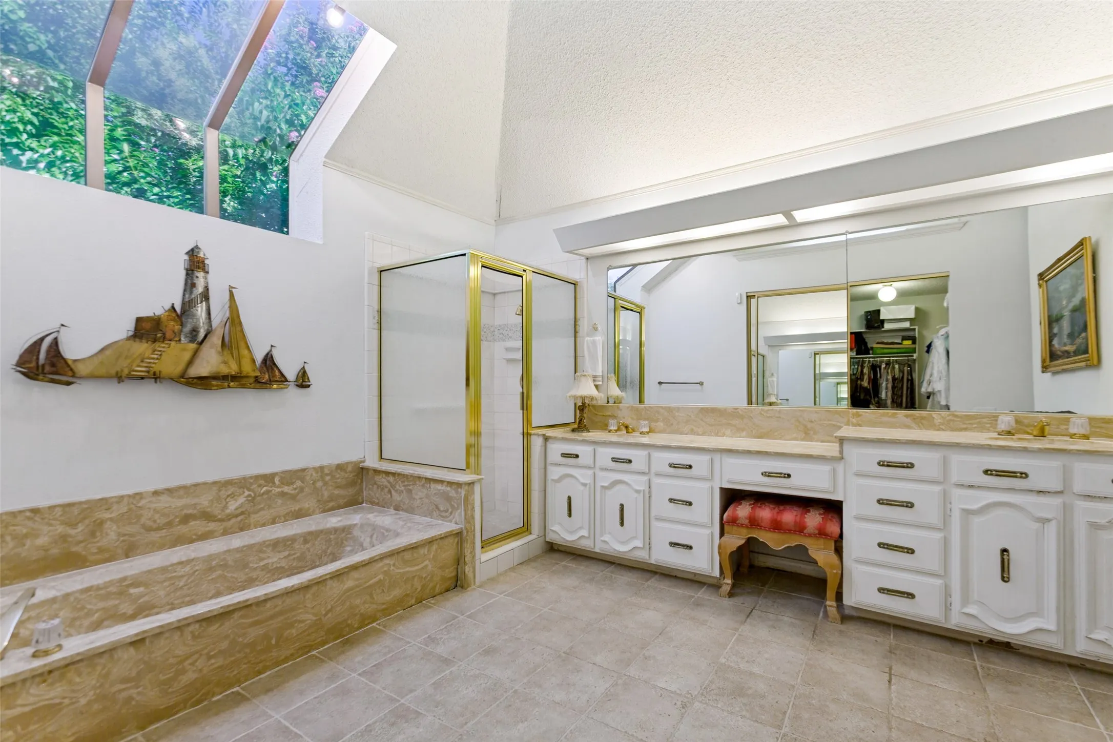 Single Family Residence For Sale in Dallas County , 14784 Lochinvar Court, Addison, Texas 75254, 3 Bedroom, 3 Bathroom, 2 Garage spaces, 2,928 Sqft, built in 1983, mls#21320972, Real Estate Agent in Addison, Homes For Sale in Dallas county, Homes For Sale in Addison, Realtor in Addison Texas, Real Estate Brokerage Independent Realty Texas, Luminita Cordes Realtor